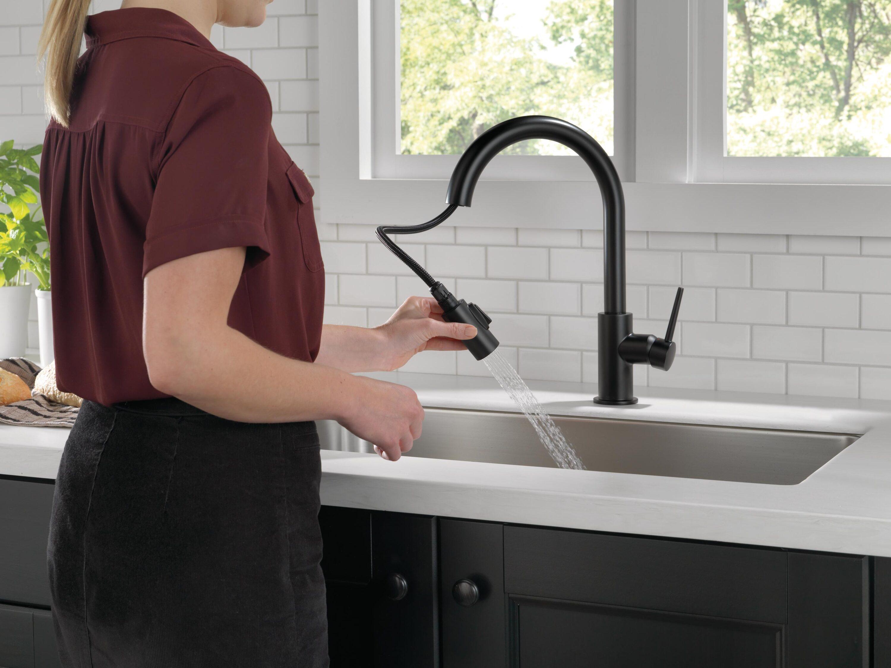 Trinsic Pull Down Sprayer Kitchen Sink Faucet, Single Handle Kitchen Faucet