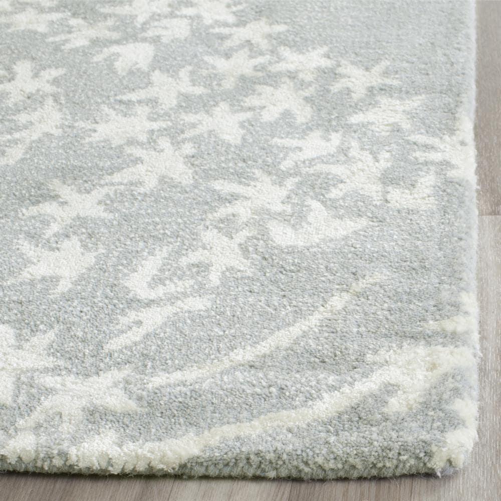 Bella BEL131 Hand Tufted Area Rug - Light Blue/Ivory - 5'x5' - Safavieh.
