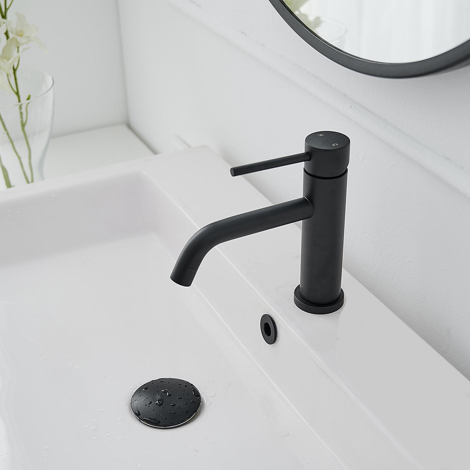 BWE Single Hole Single-Handle Bathroom Faucet in Matte Black