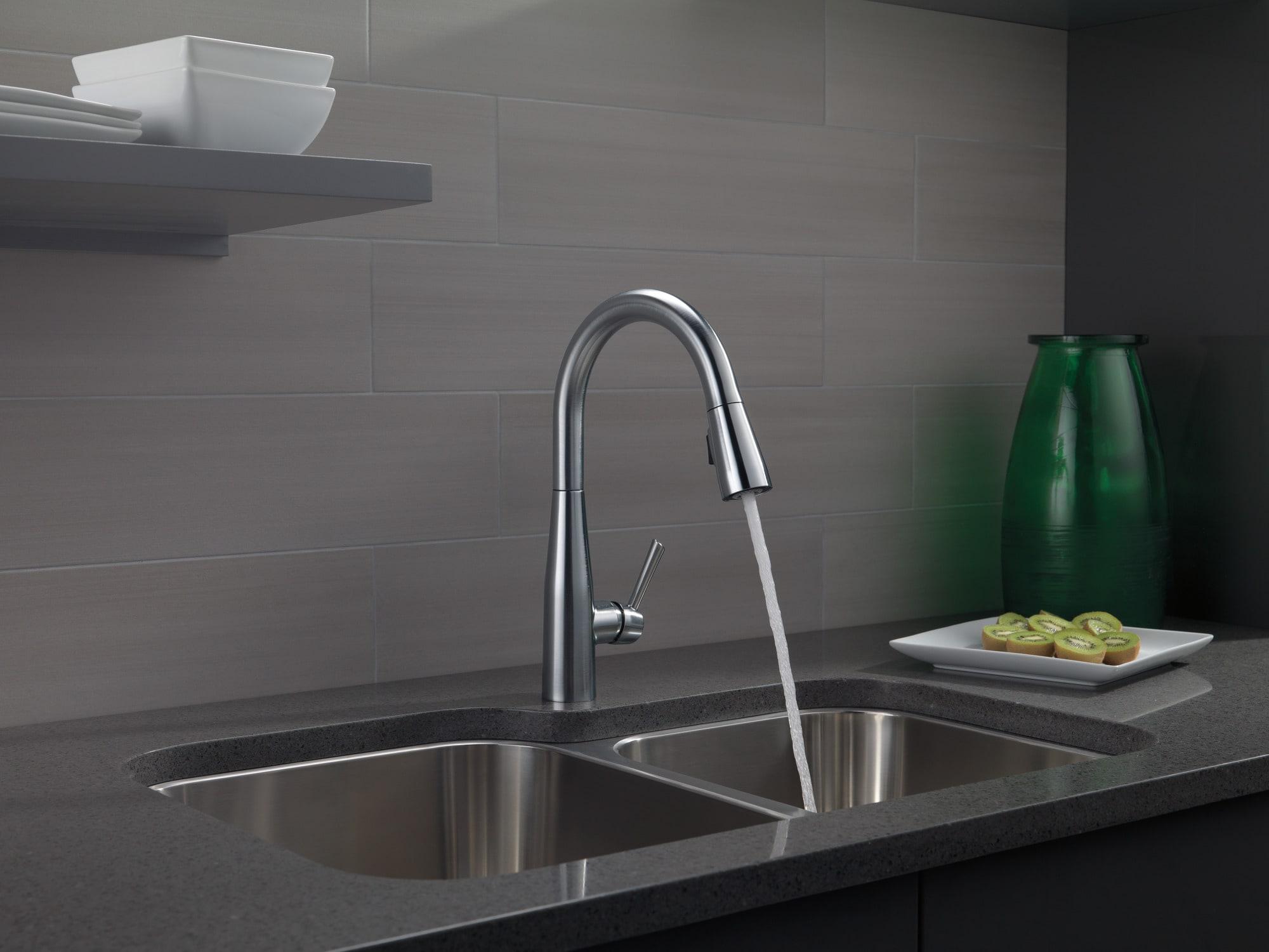 Essa Pull Down Single Handle Kitchen Faucet with MagnaTite® and Diamond Seal Technology