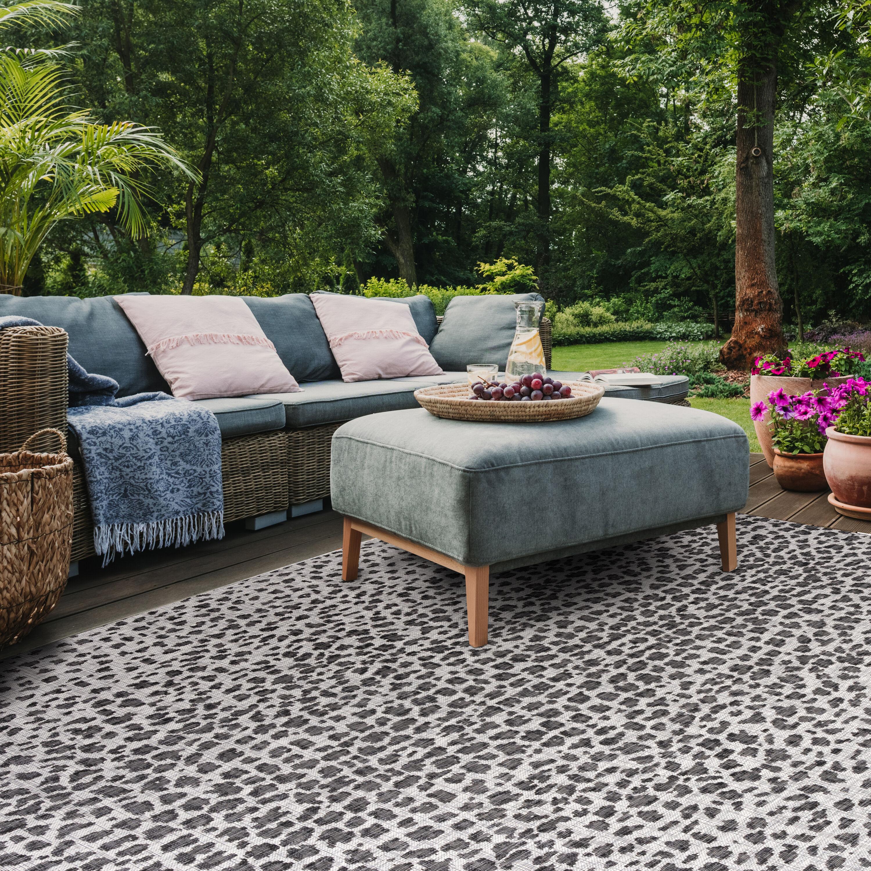 Courtyard CY8505 Power Loomed Indoor/Outdoor Area Rug - Grey/Black - 8'9"x11'9" - Safavieh.