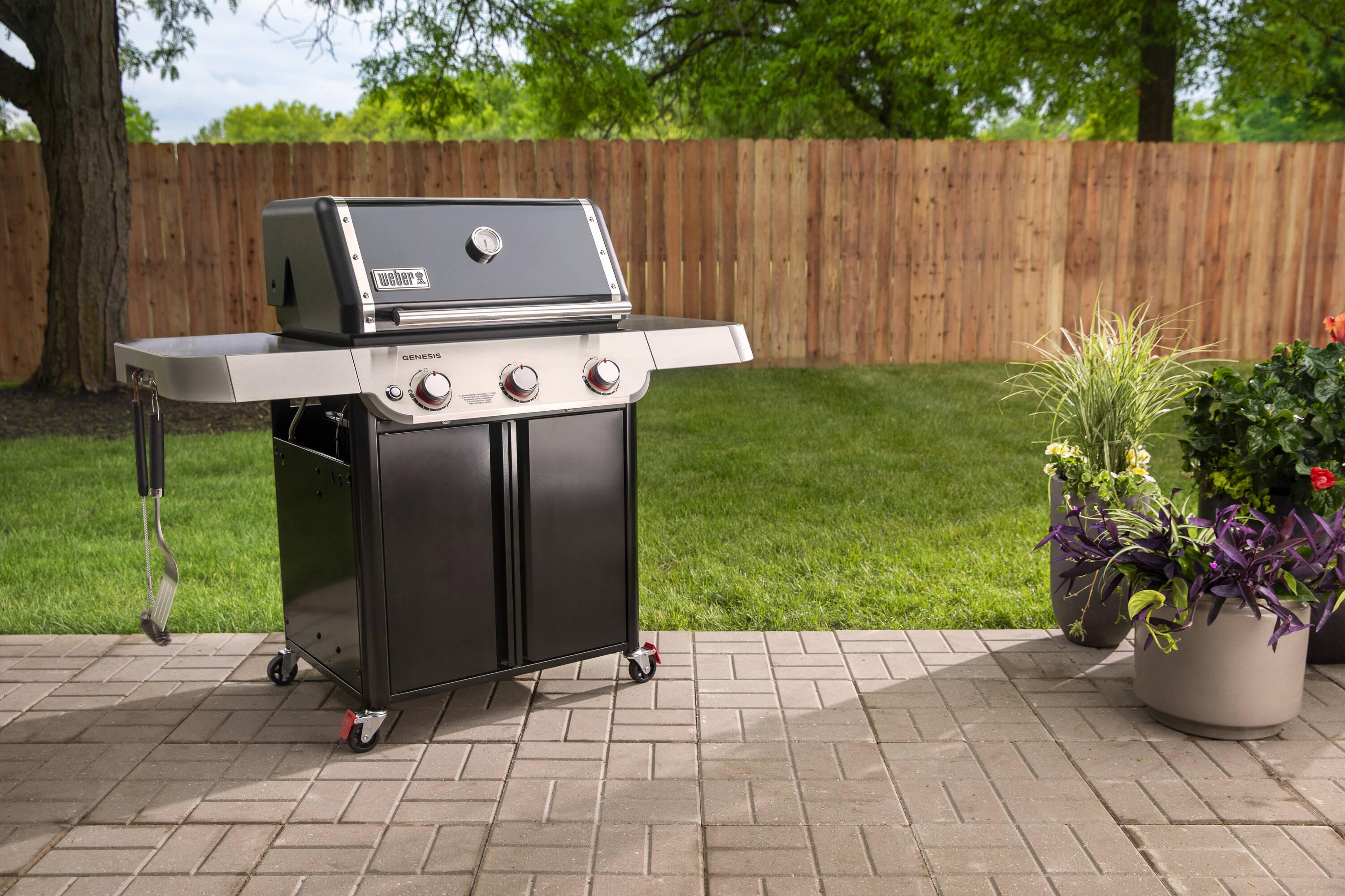 Genesis E-315 Gas Grill (liquid Propane)