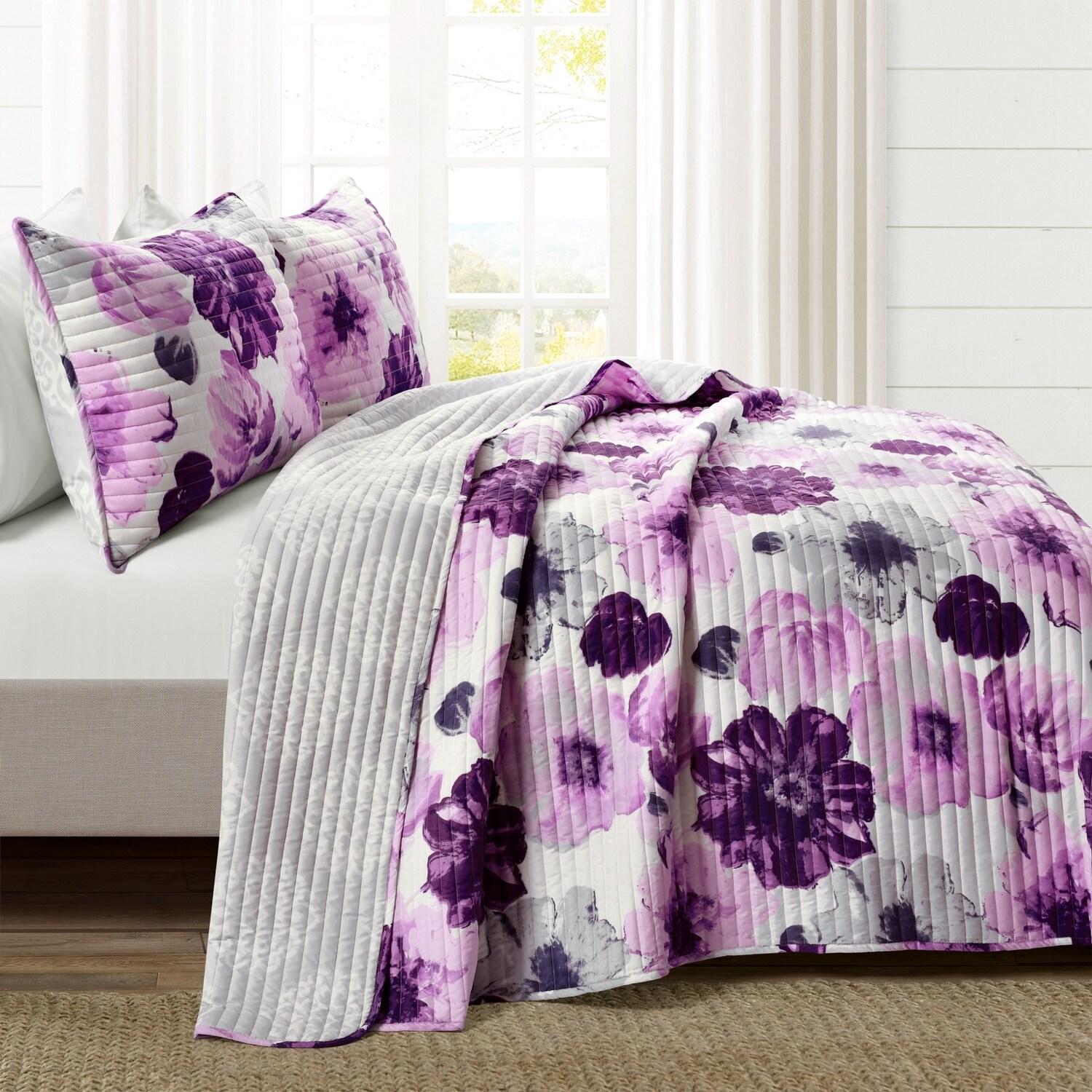 Leah Reversible Quilt Set