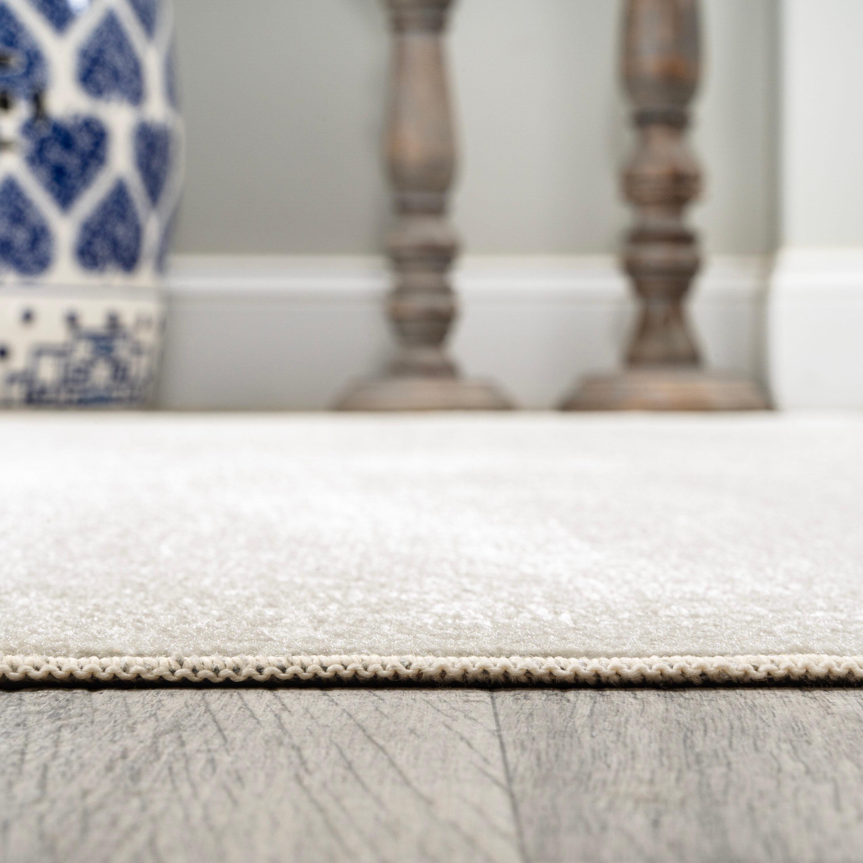 JONATHAN Y Twyla Classic Solid Low-Pile Machine-Washable Cream 4 ft. x 6 ft. Area Rug