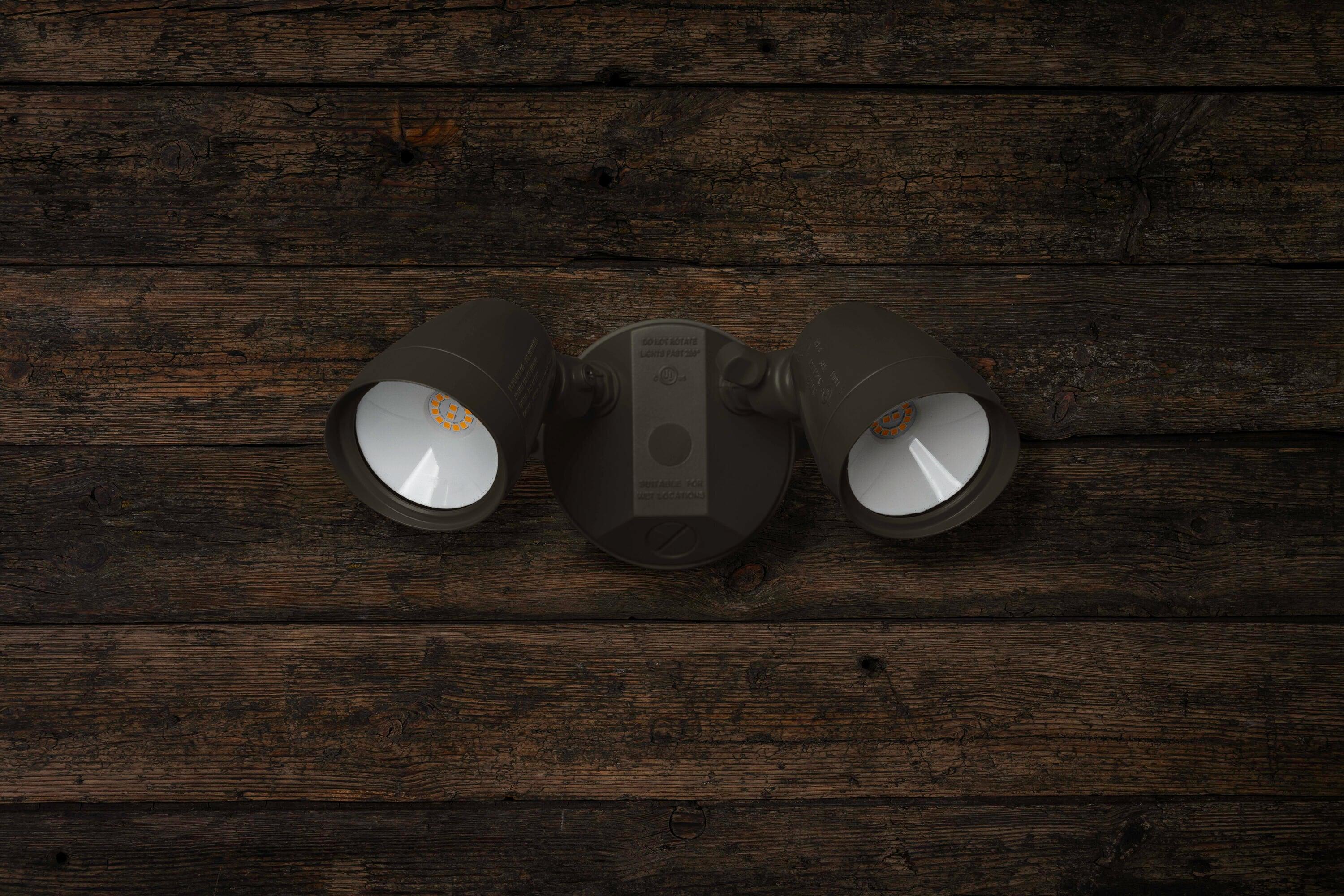 Hubbell 120 -Watt EQ LED Bronze 1 -Head Switch-Controlled Flood Light with Adjustable 1000