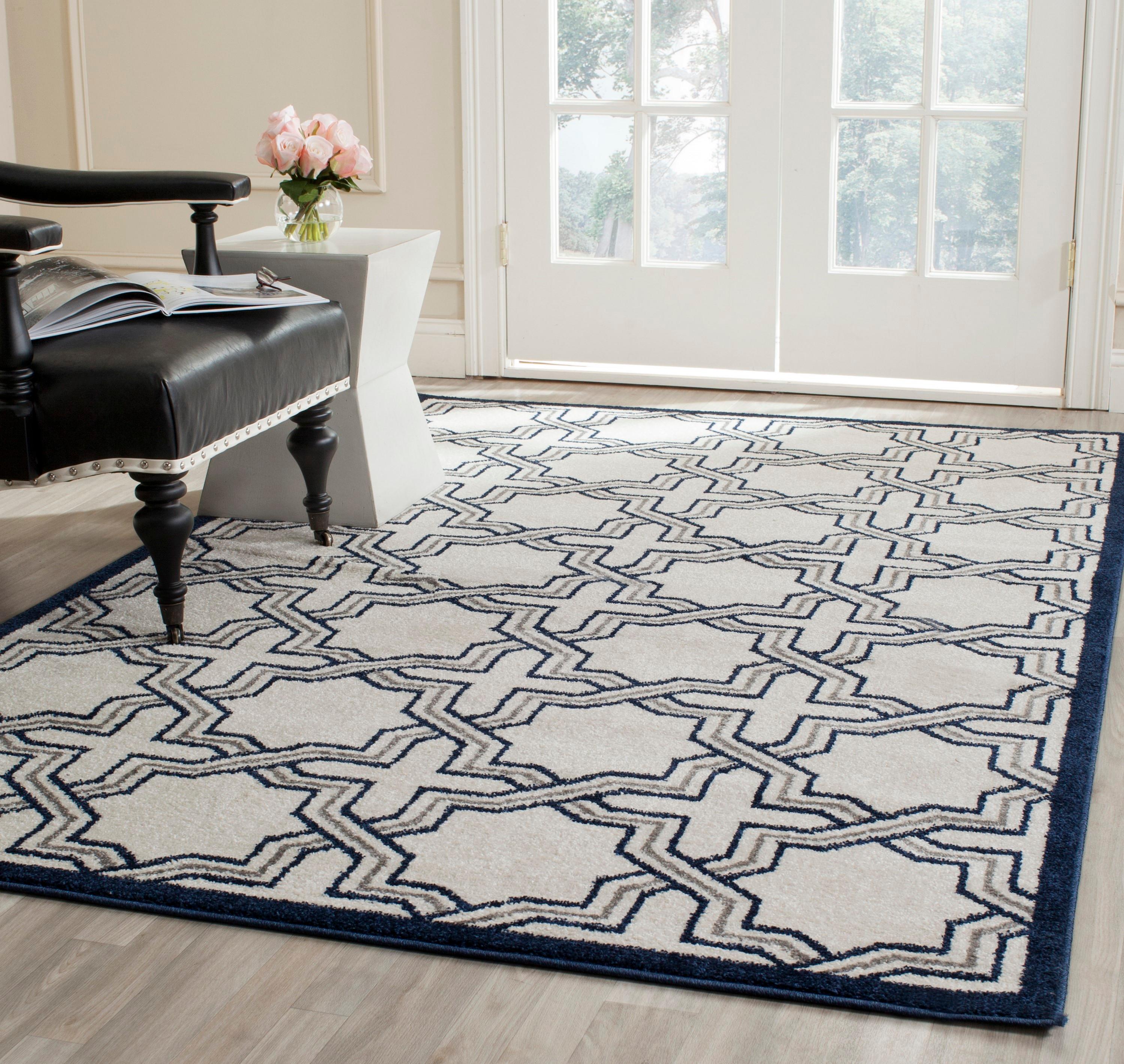 Amherst AMT413 Power Loomed Area Rug - Ivory/Navy - 3'x5' - Safavieh.