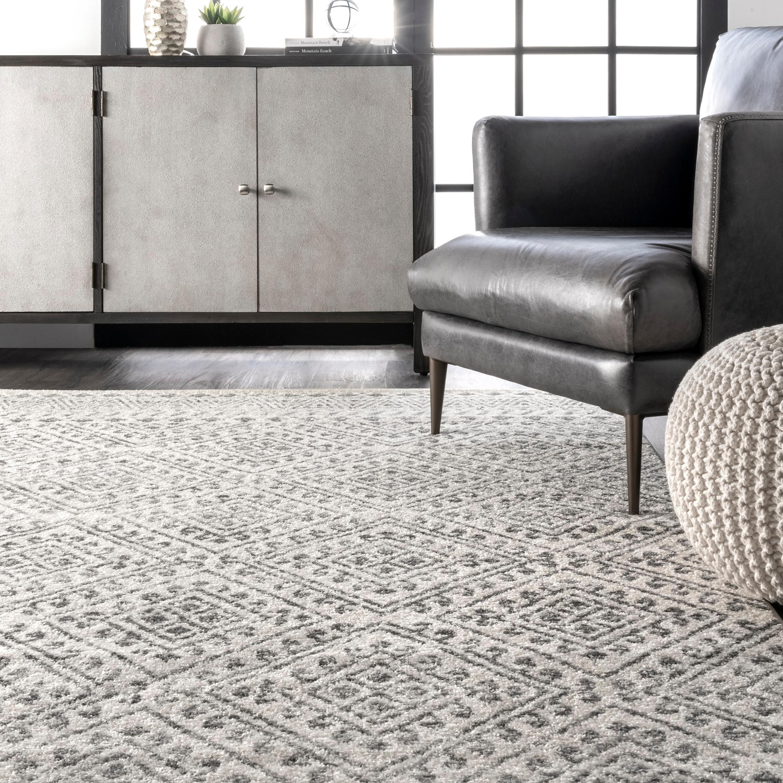 Nuloom Camila Geometric 7x9 Indoor Area Rug for Living Room Bedroom Dining Room Kitchen, Off White/Ivory