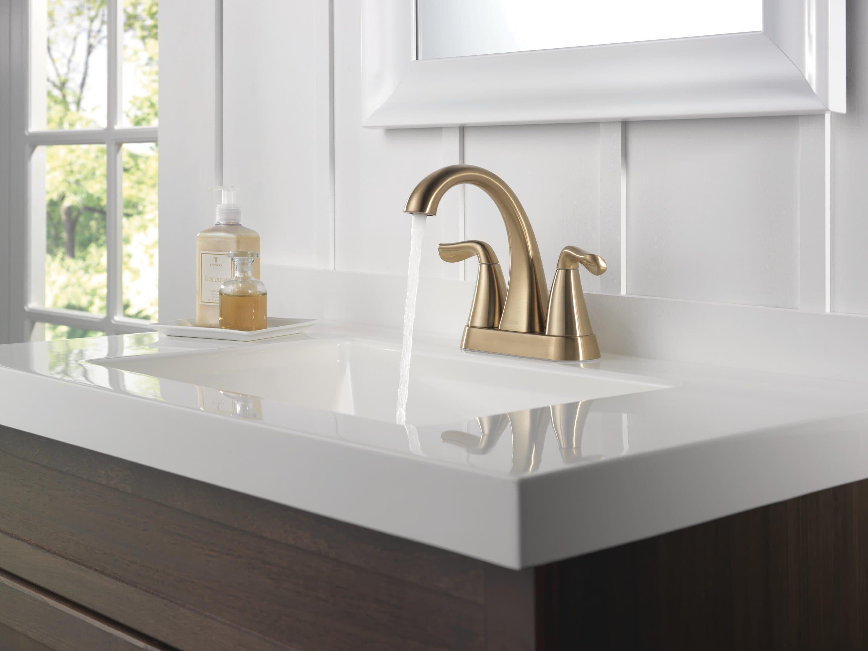Arvo Centerset Bathroom Faucet with Drain Assembly, 2-handle Bathroom Sink Faucet