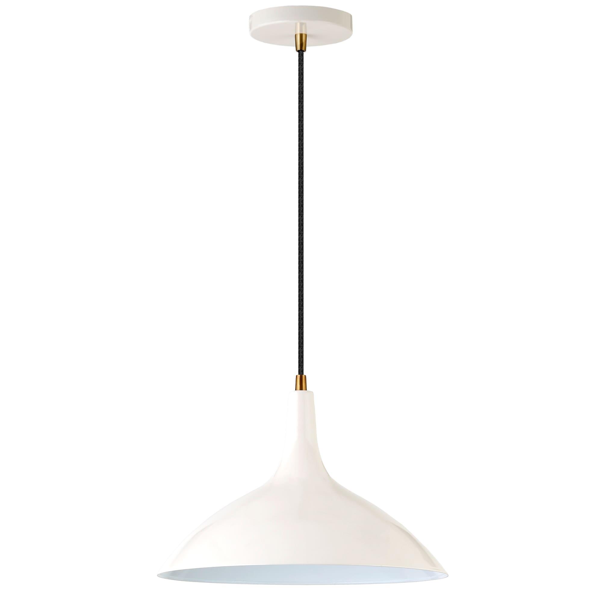 Evelyn&Zoe 14" Pearled White/Brass Metal Pendant