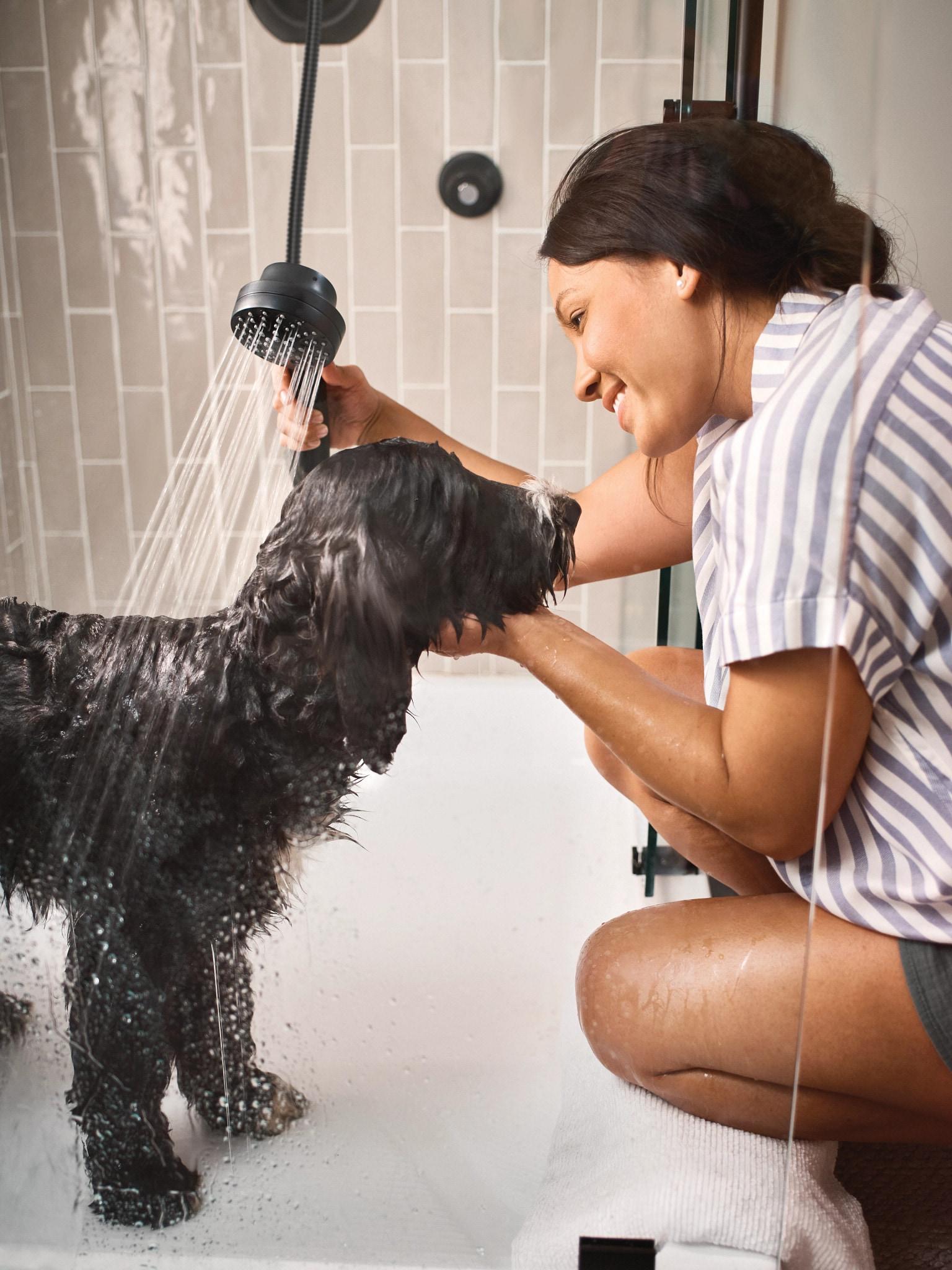 Co-t Moen Engage Magnetix 2-In-1 Shower Head With Handheld Spray, Magnetic Docking System, Matte Black Finish, Multiple Spray Settings, 60" Kink-Free Hose J21BF6624