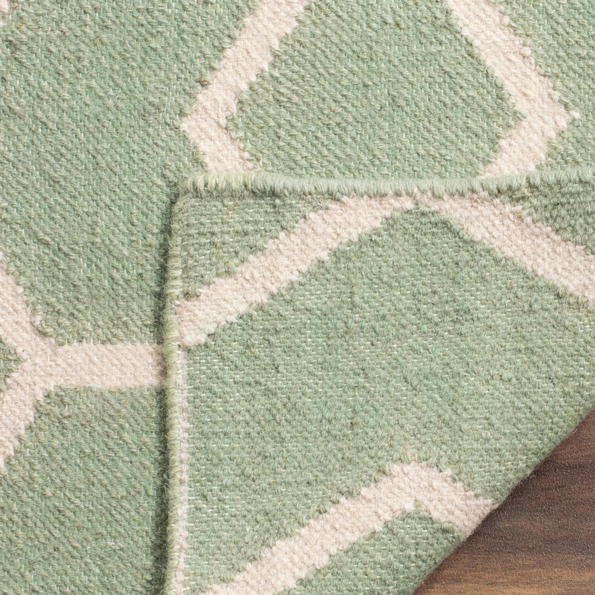SAFAVIEH Dhurrie Addison Geometric Moroccan Wool Runner Rug, Sage/Ivory, 2'6" x 8'