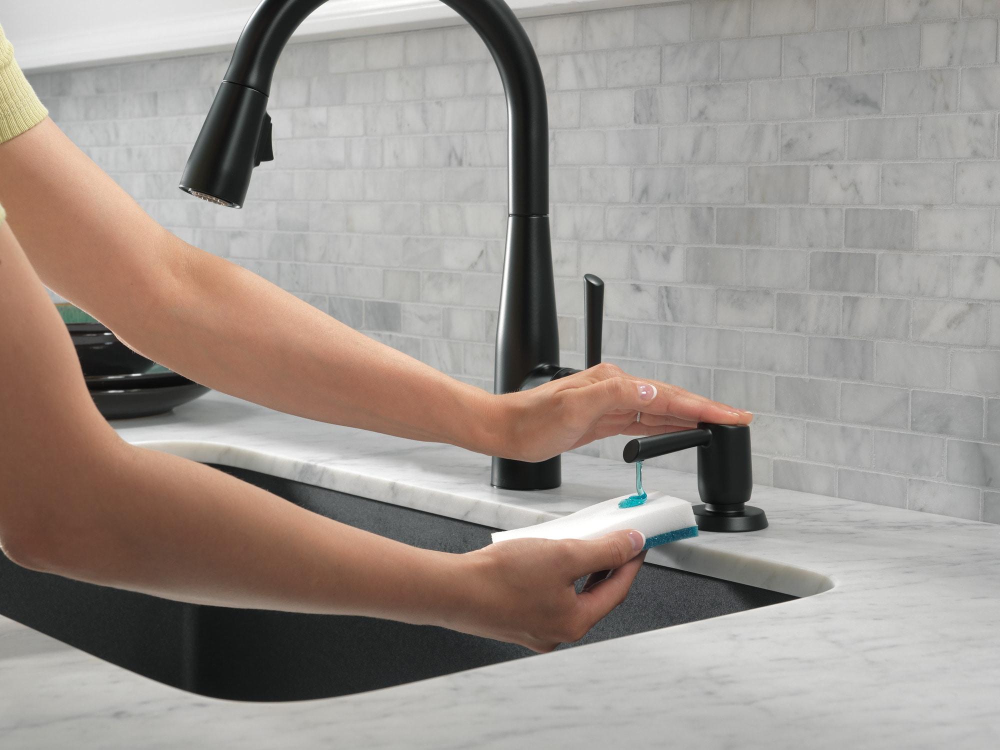 Essa Pull Down Single Handle Kitchen Faucet with MagnaTite® and Diamond Seal Technology