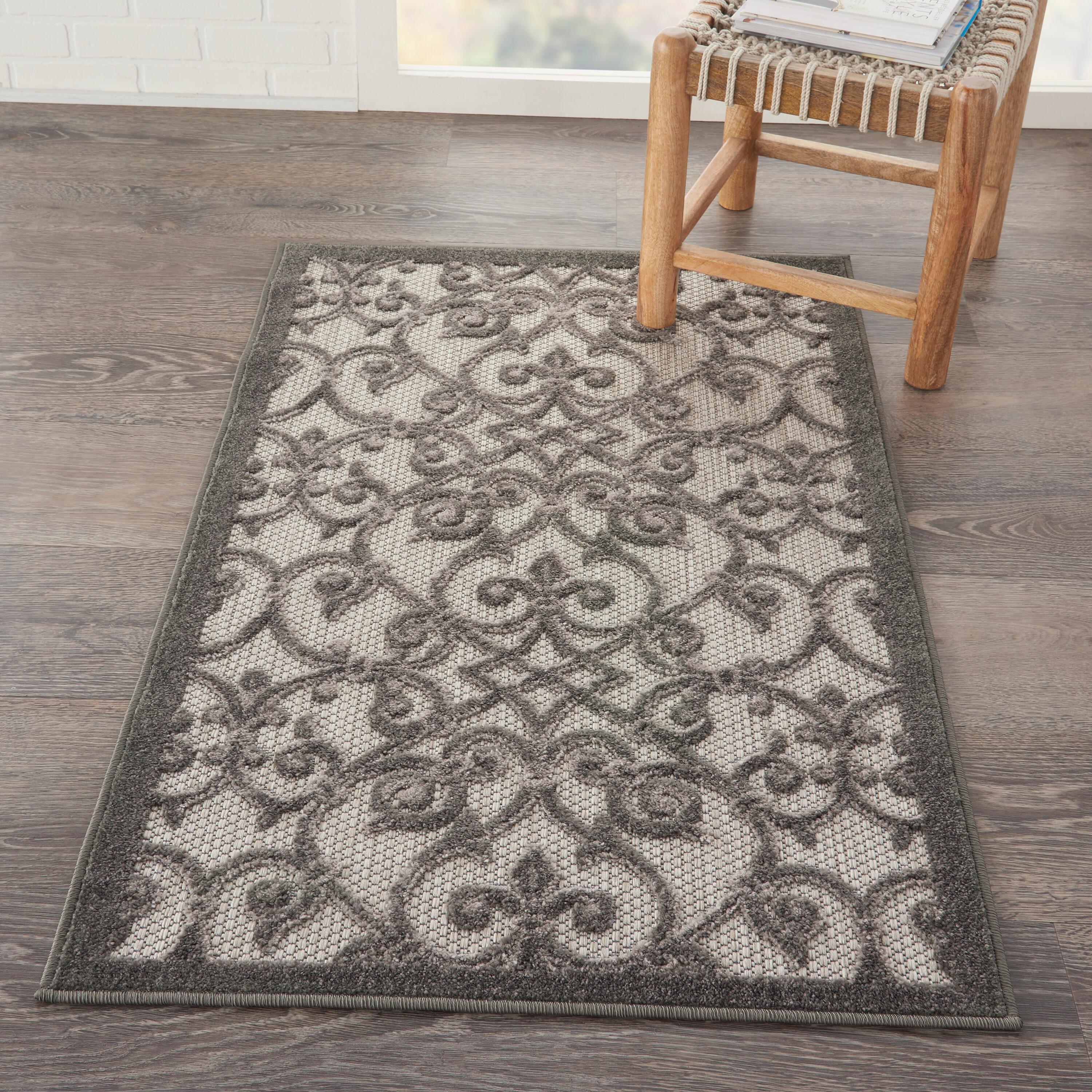 Lark Manor™ Isalia Floral Indoor / Outdoor Rug