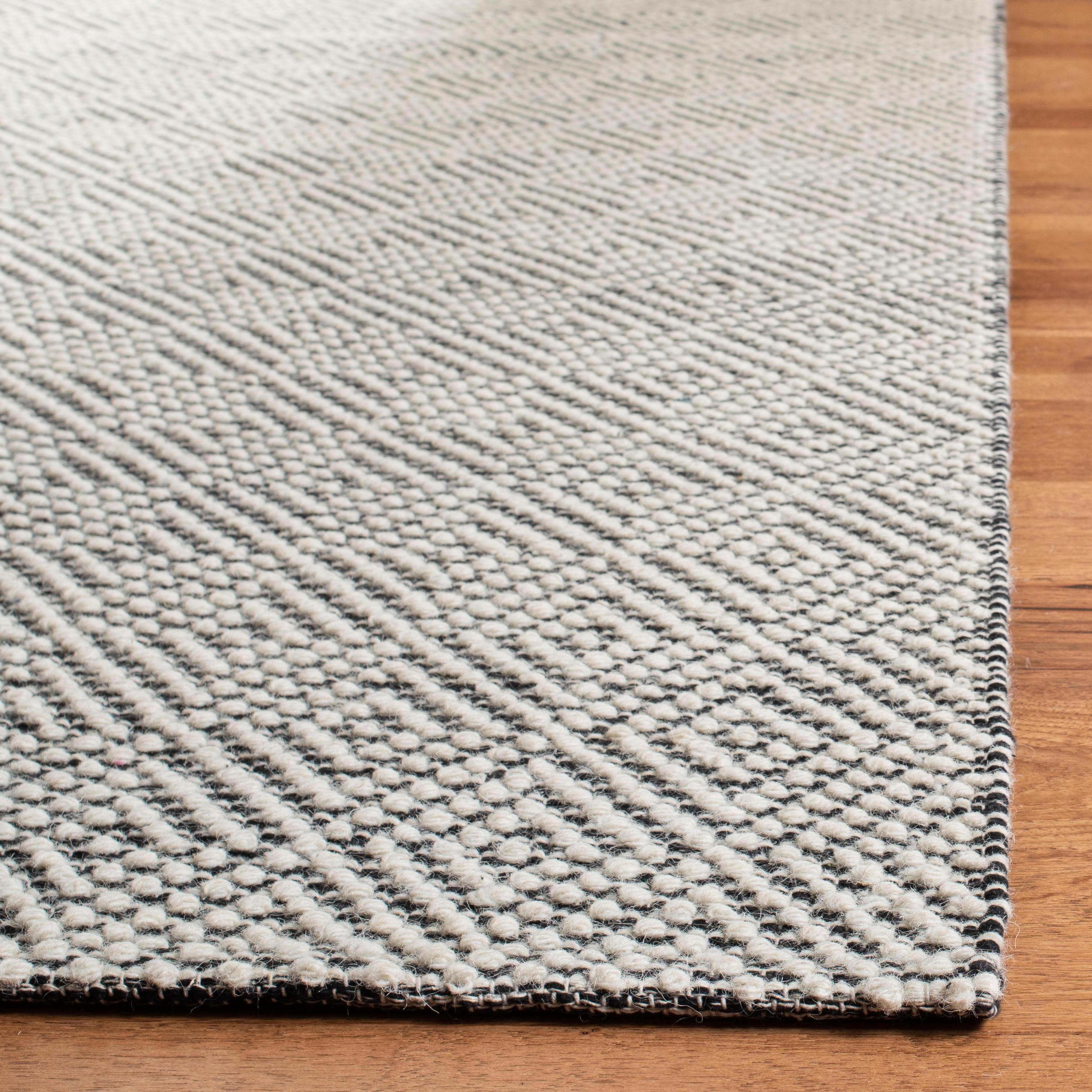 Gracie Oaks Matchett Hand Woven Wool Geometric Rug