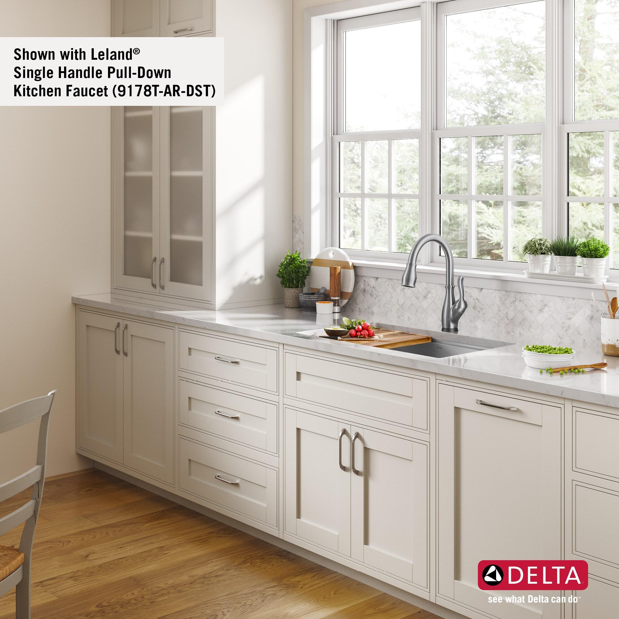 Delta Lorelai™ 30" LWorkstation Kitchen Sink Undermount 16 Gauge Stainless Steel Single Bowl with WorkFlow™ Ledge