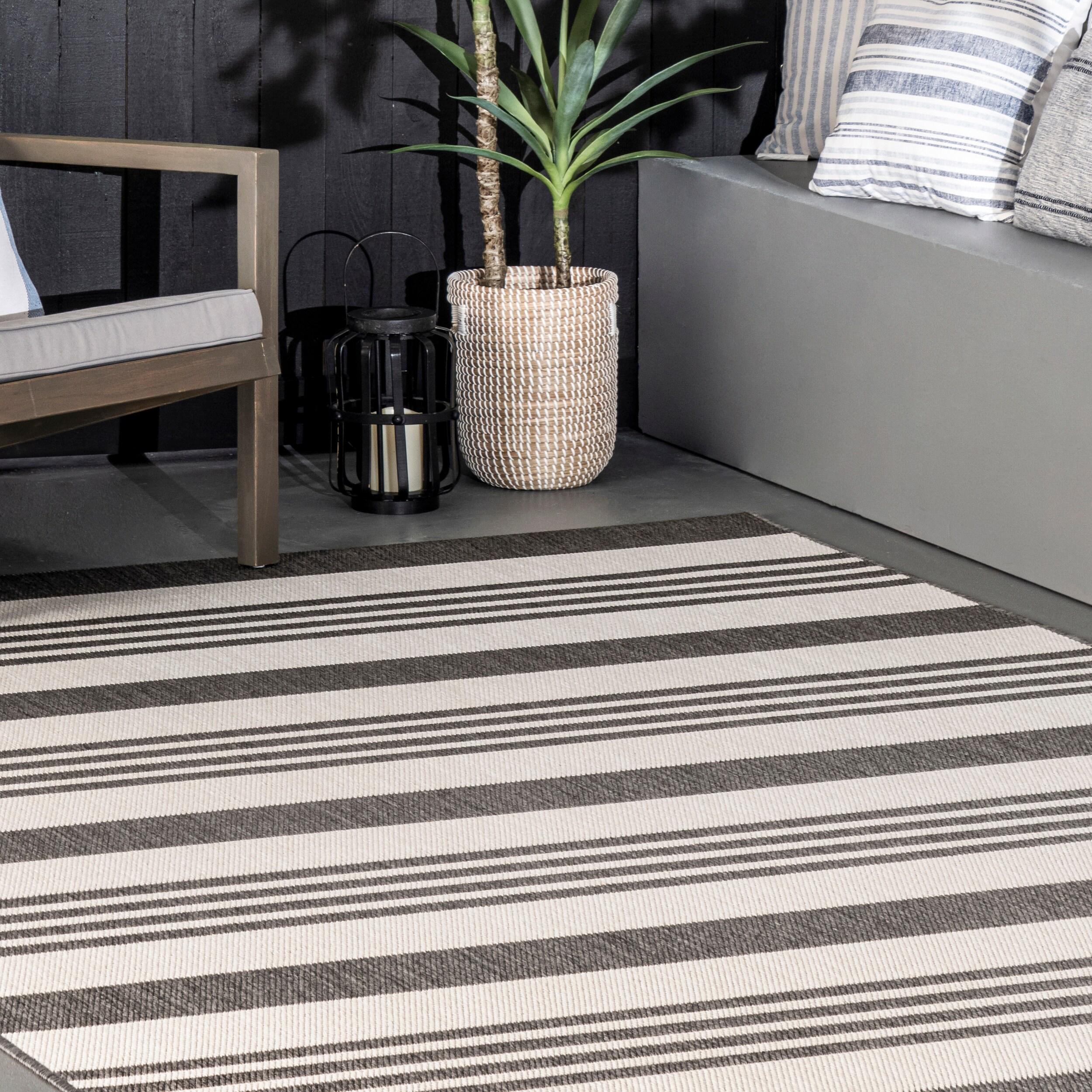 Nuloom Robin Striped 2x8 Indoor/Outdoor Runner Rug for Living Room Patio Deck Front Porch Entryway Hallway Kitchen, Light Grey/Ivory