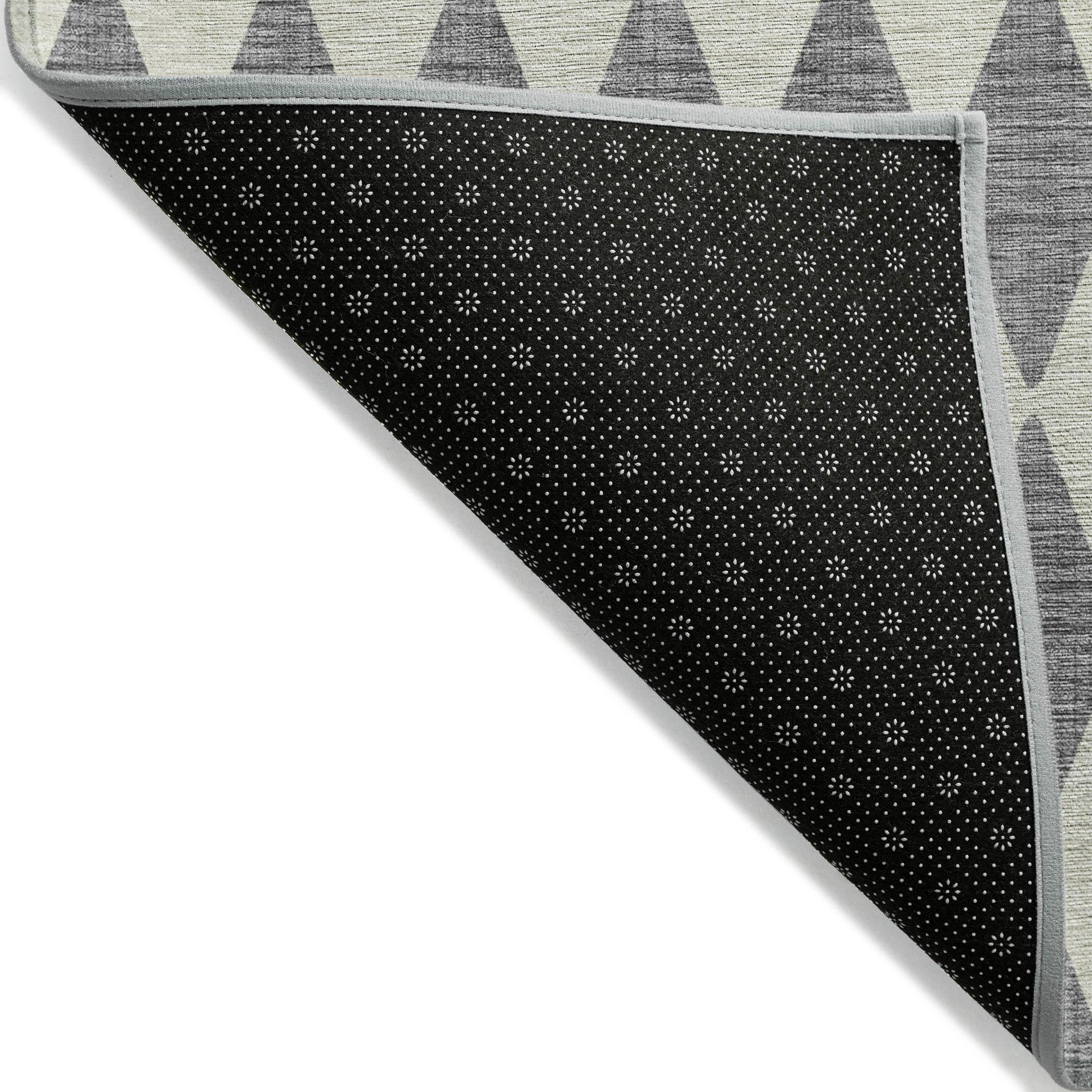 Addison Rugs Chantille Indoor/Outdoor Transitional Diamonds Gray Washable Rectangle Rug, 2'6" x 3'10"