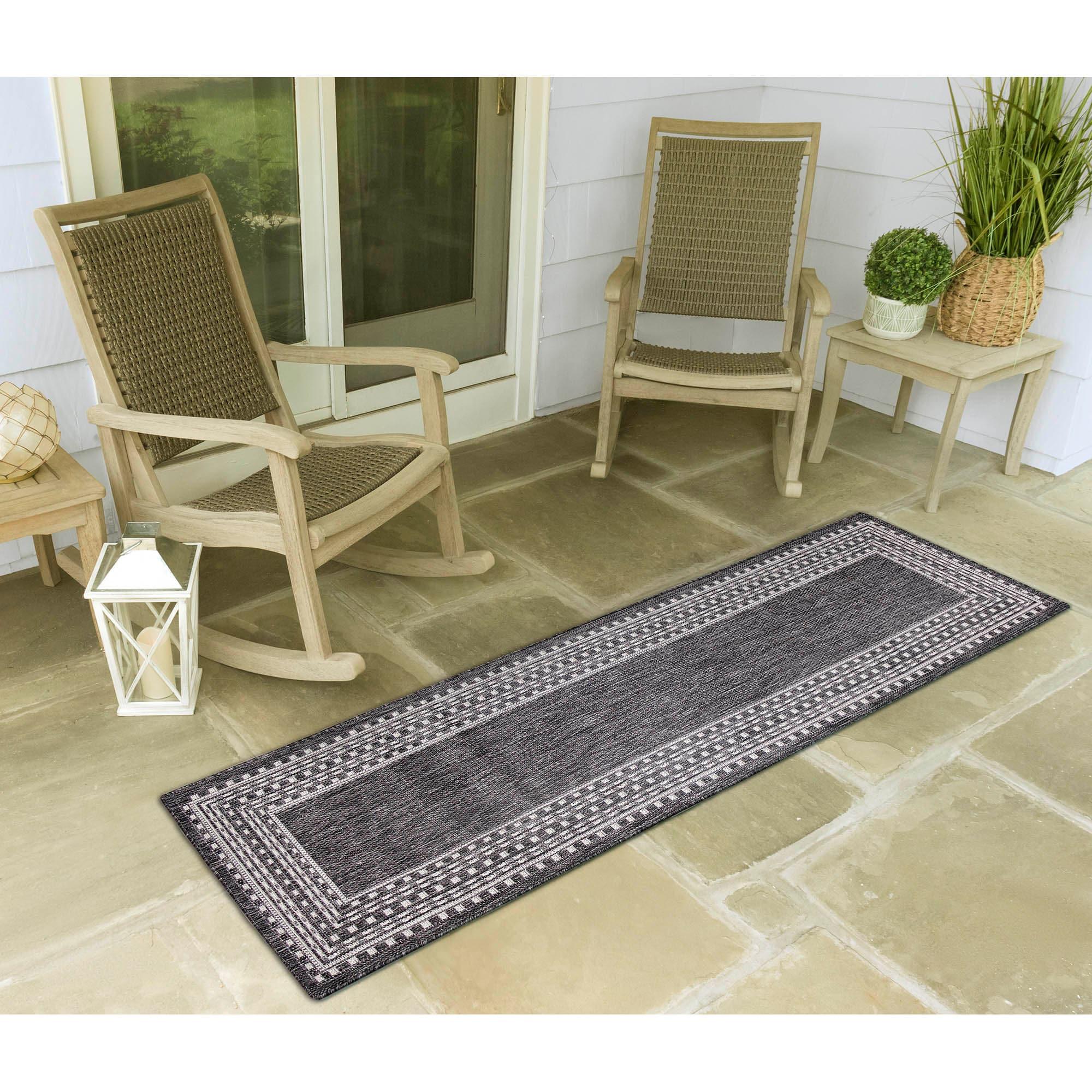 Liora Manne Malibu Etched Border Indoor/Outdoor Rug Charcoal 1'11" x 7'6"