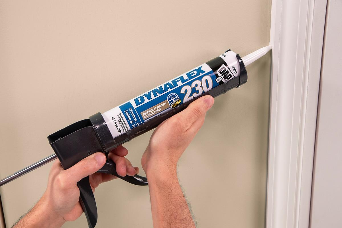DAP Dynaflex 230 10.1 oz White Premium Latex Sealant Door and Trim