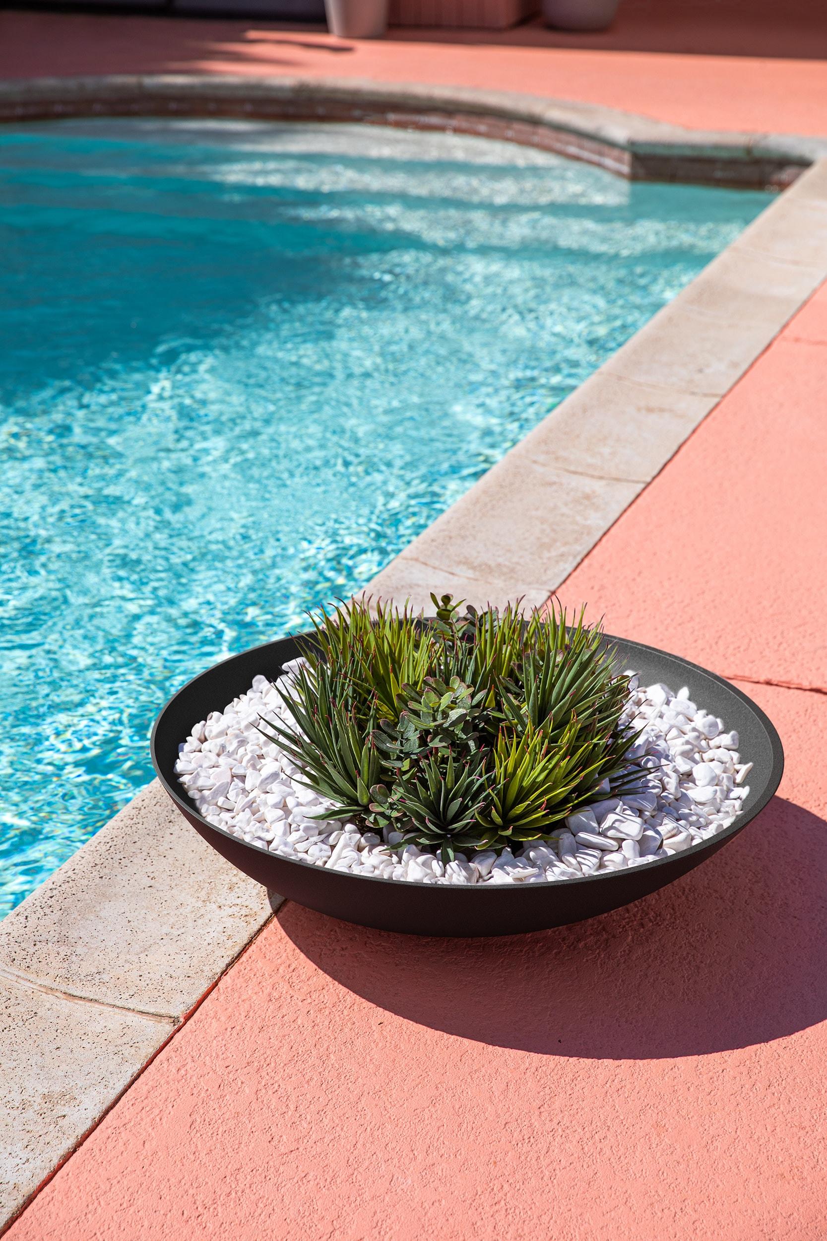 Veradek Mason Series Lane Bowl 32" Plastic-Stone Planter 2-Pack Black