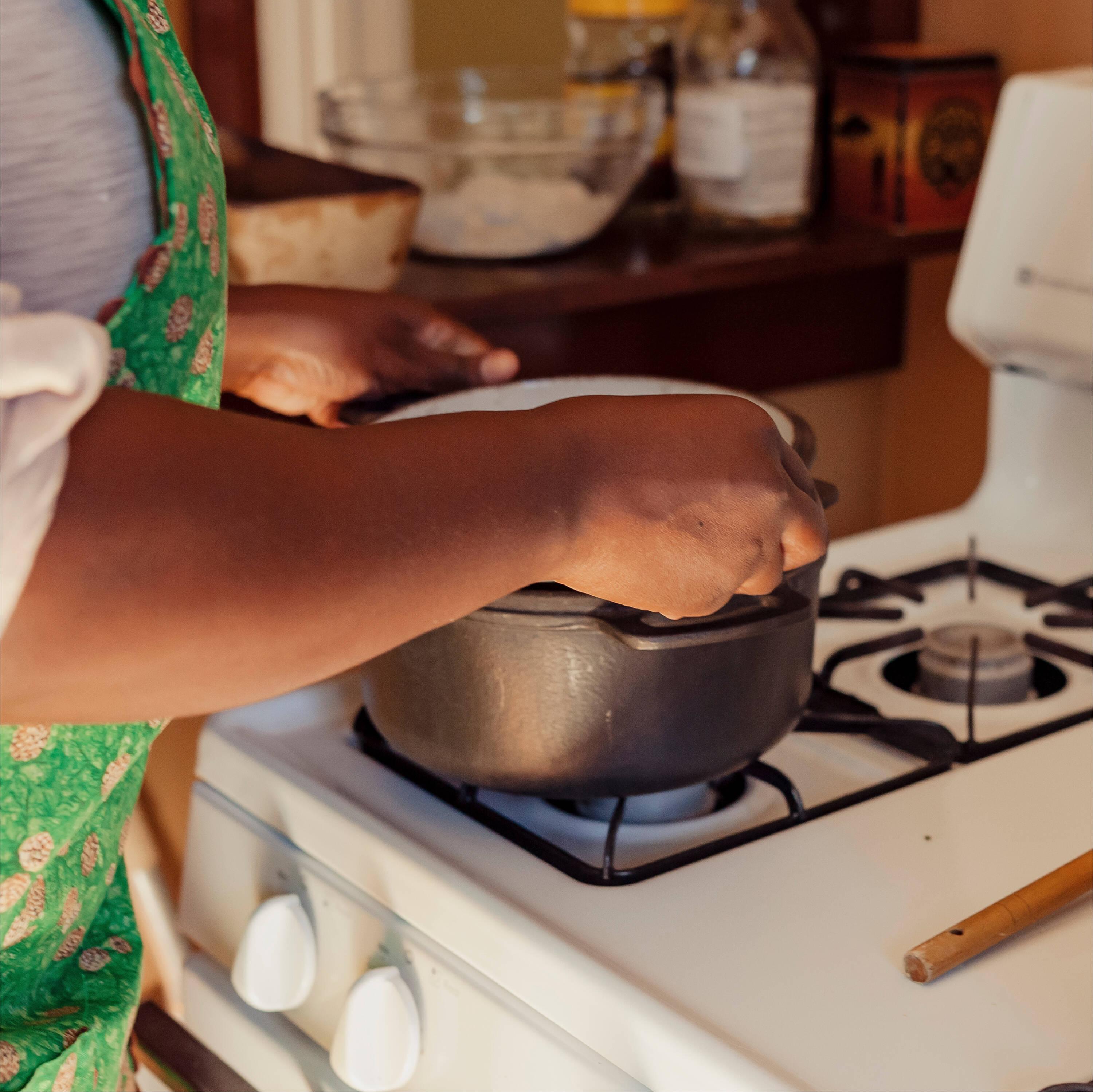 Commercial Chef Commercial Chef Cast Iron Dutch Oven