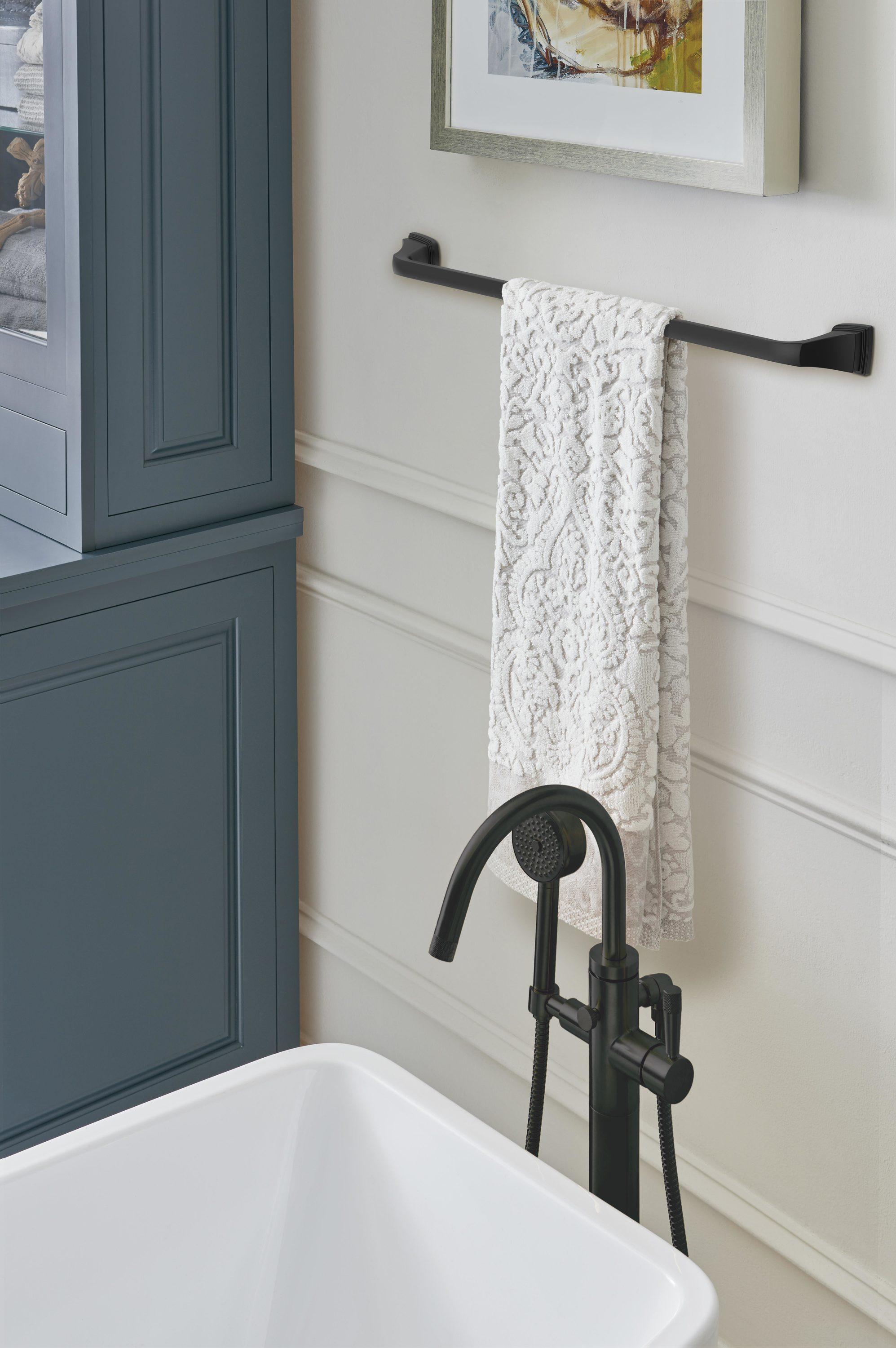 Amerock Revitalize Matte Black 24 inch (610mm) Towel Bar