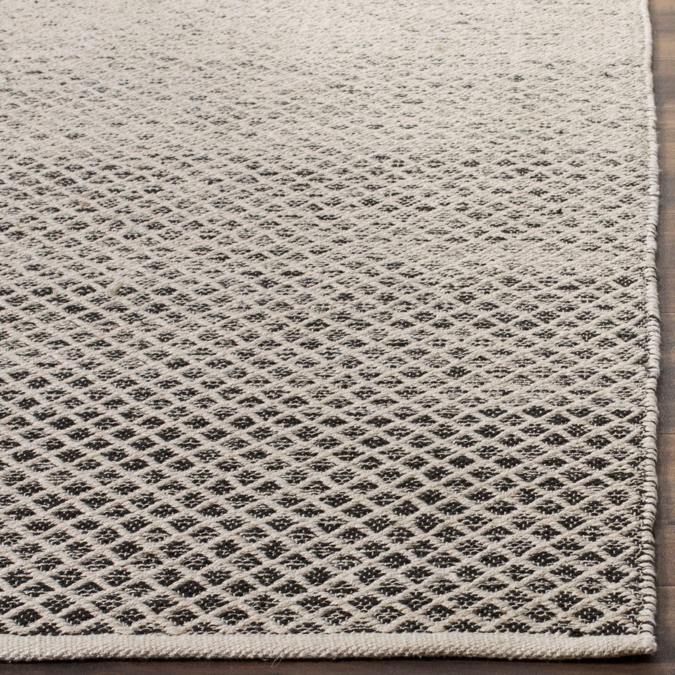Montauk MTK601 Hand Woven Indoor Area Rug - Black/Ivory - 6'x9' - Safavieh.