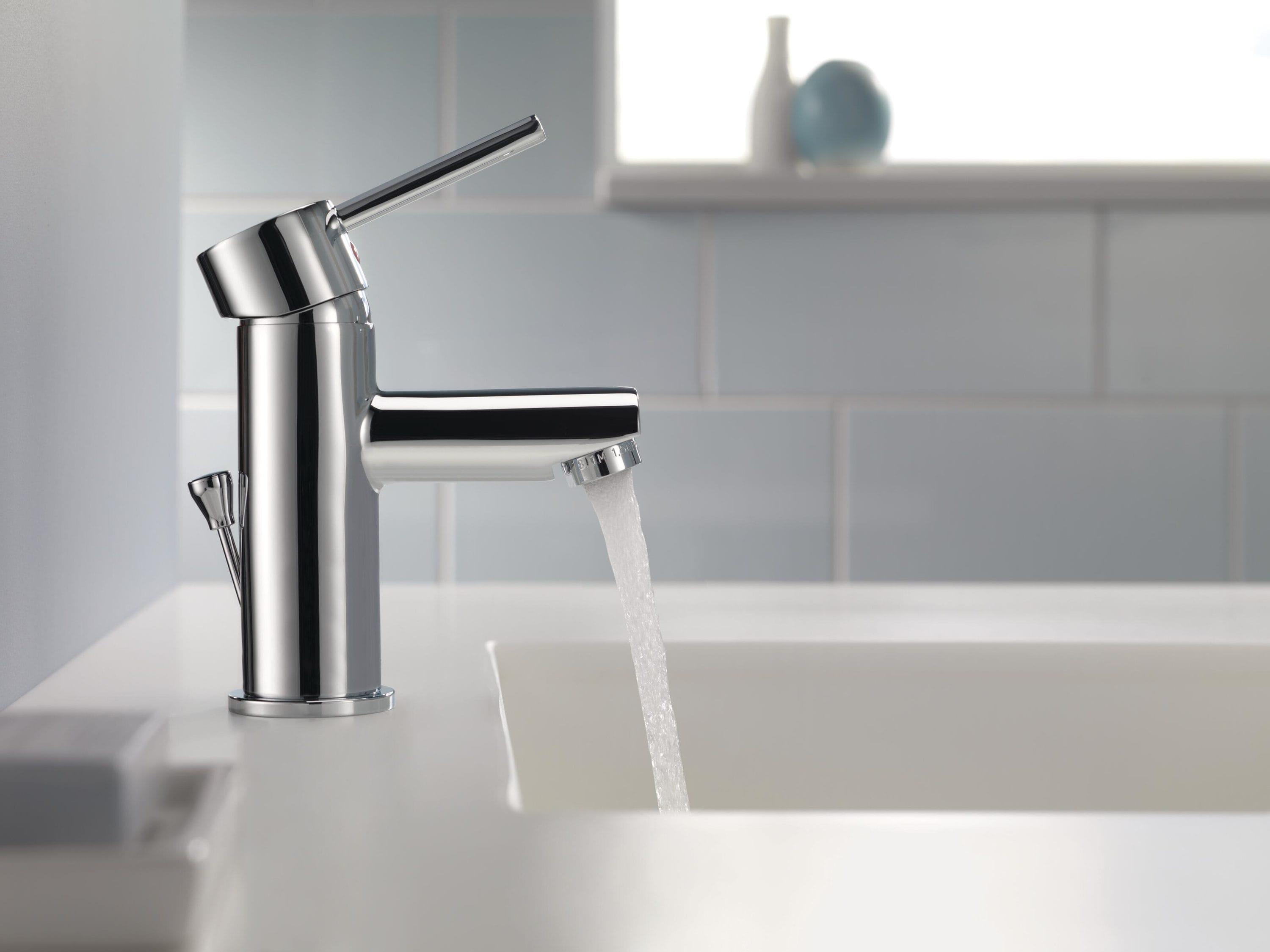 Trinsic Single Hole Bathroom Faucet with Drain Assembly, Single Handle Bathroom Sink Faucet