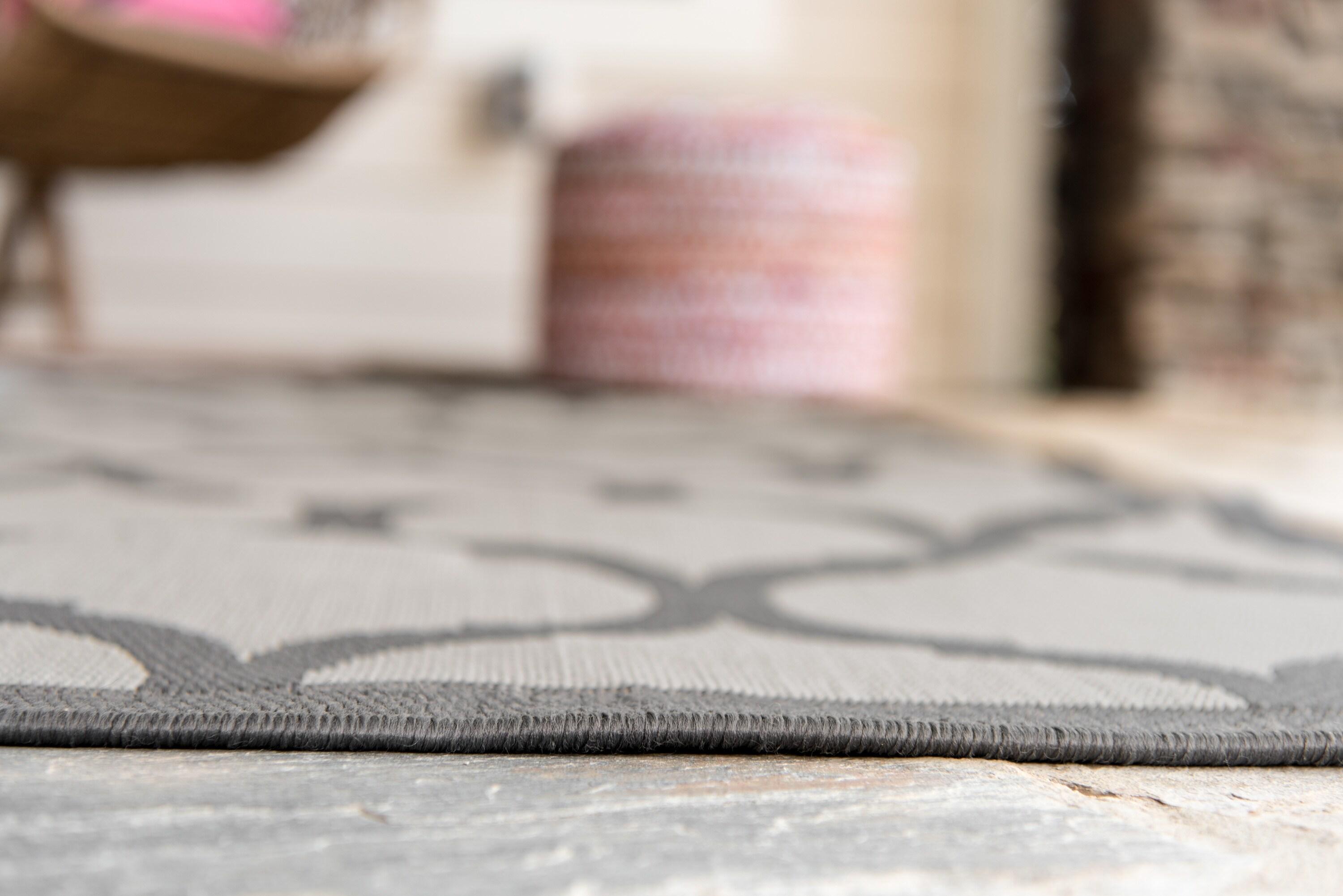 Elegant Gray Lattice Outdoor 3x5 Area Rug - Stain-resistant and Pet-friendly
