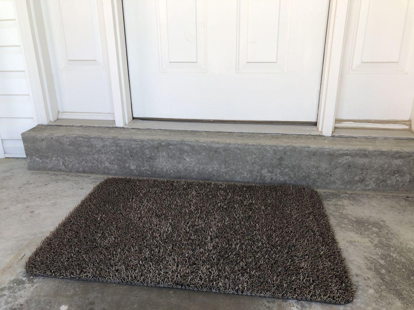 CLEAN MACHINE 10376921 High Traffic Astroturf Dirt Trapper Doormat, 23.5" x 35.5", Desert Taupe