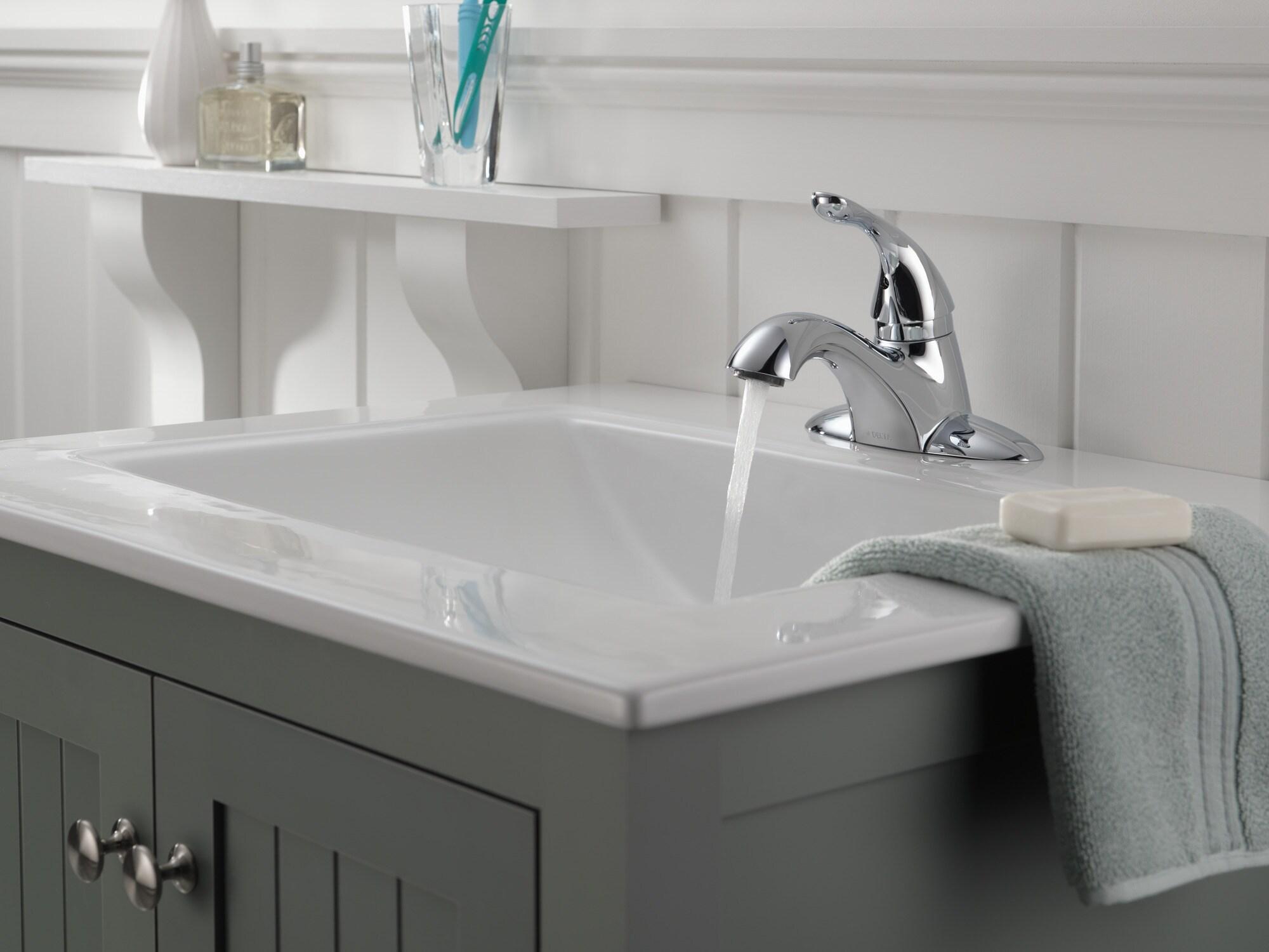 Classic Centerset Bathroom Faucet with Drain Assembly