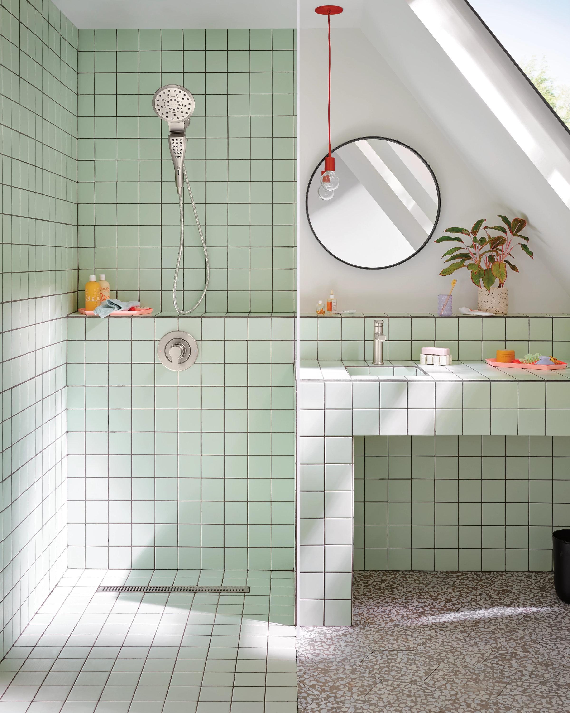 Verso 2.5 GPM Rainshower/Handshower Combination with Infiniti Dial and Magnetix Docking