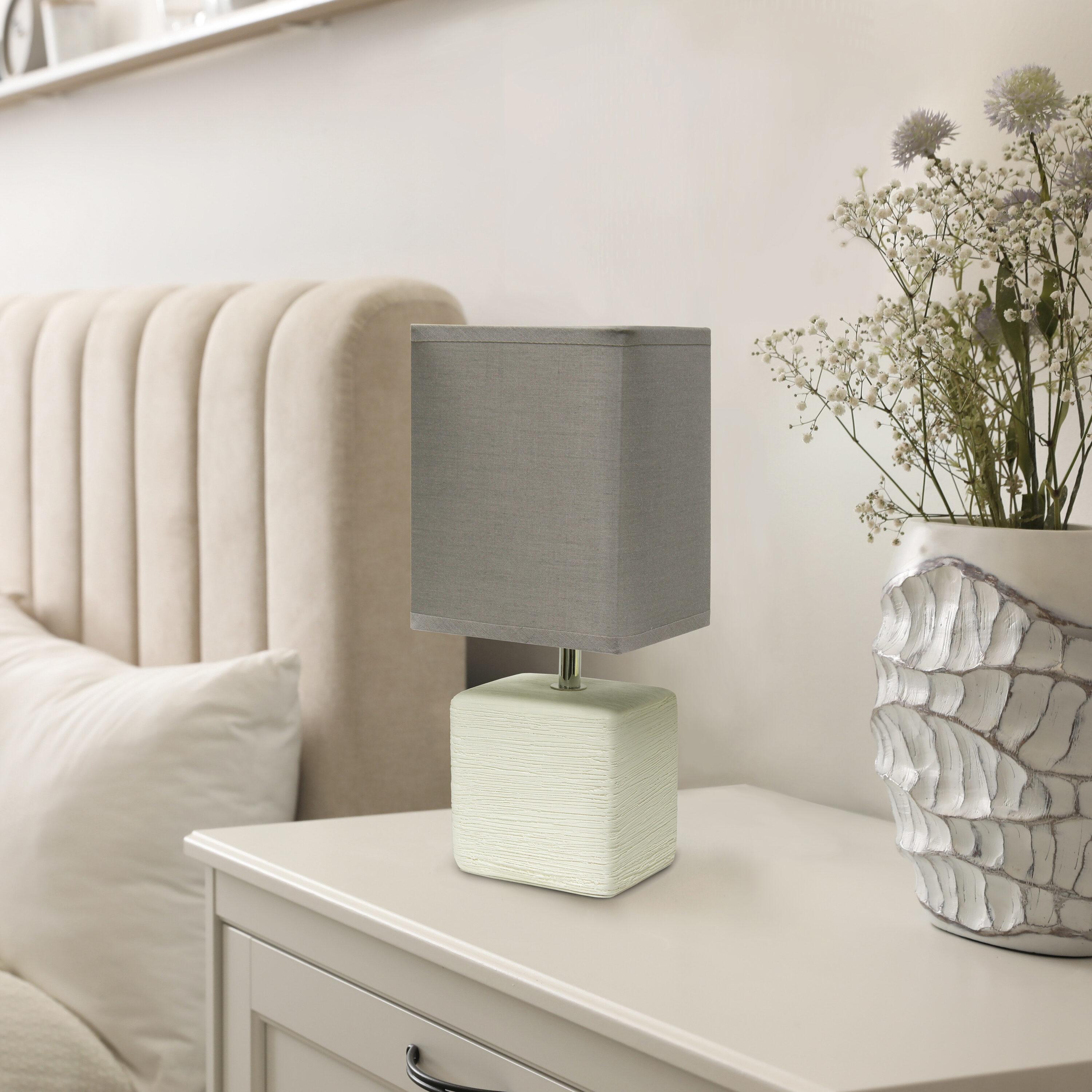 Eagarville Table Lamp