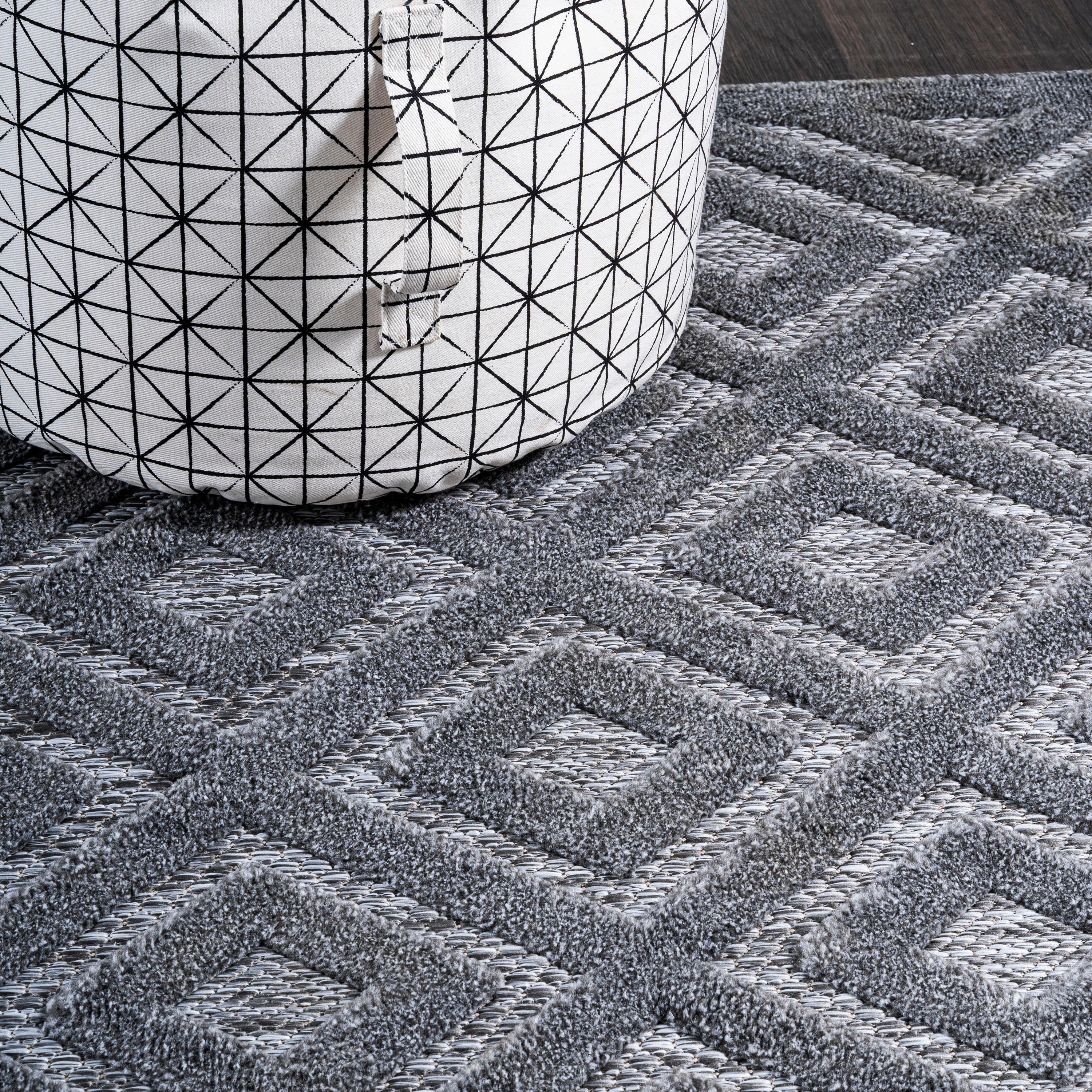 5' Round Portmany Neutral Diamond Trellis Indoor/Outdoor Area Rug, Dark Gray - JONATHAN Y