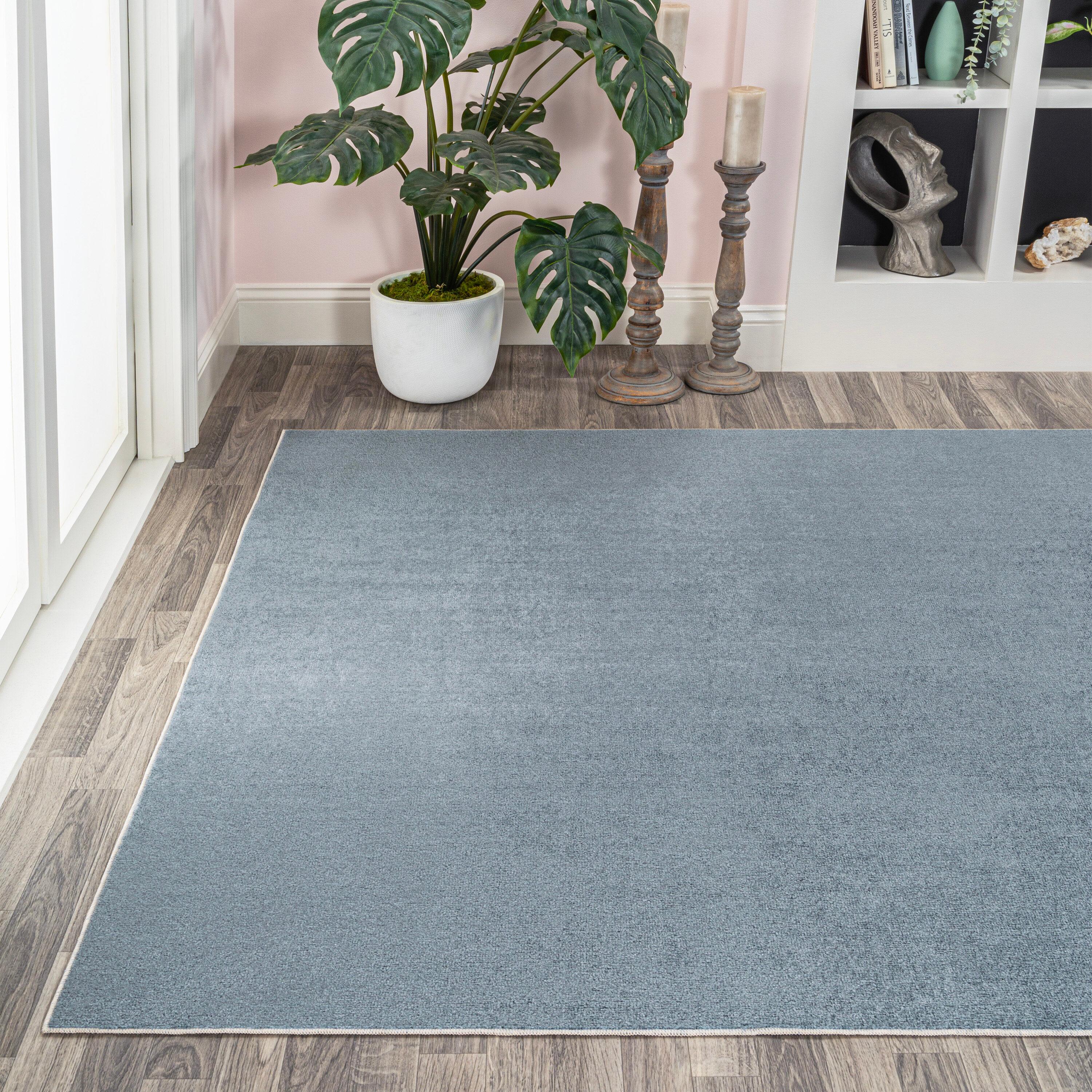 JONATHAN Y Twyla Classic Solid Low-Pile Machine-Washable Blue 4 ft. x 6 ft. Area Rug