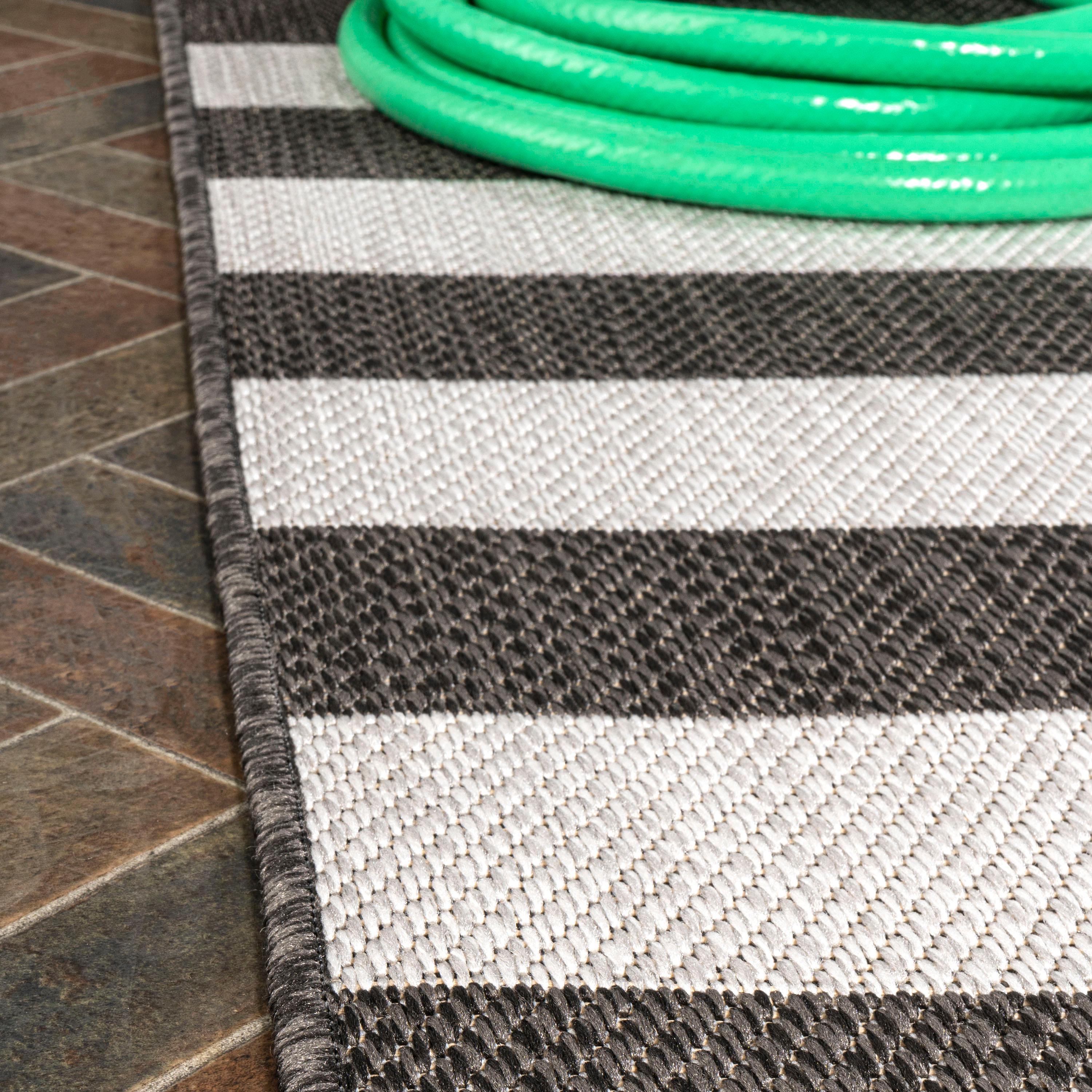 3' x 5' Negril Two-Tone Wide Stripe Indoor/Outdoor Area Rug, Black/Cream - JONATHAN Y