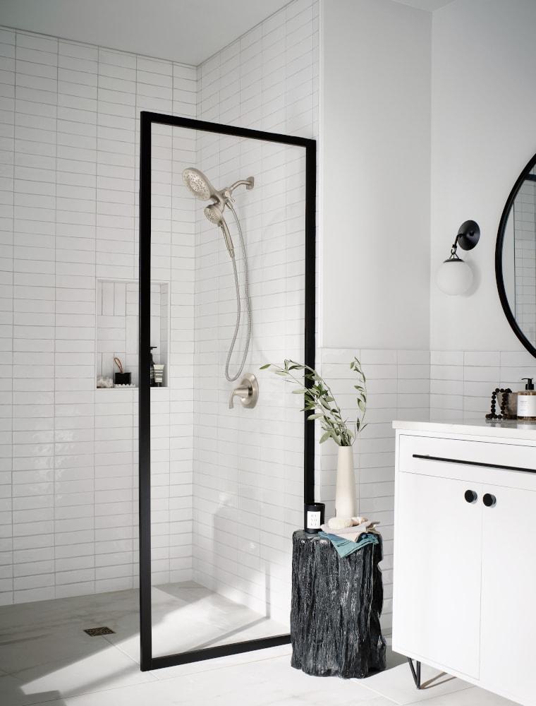 Moen Magnetix Engage 6.0 -Spray Spot Resist Brushed Nickel 6.75-in Round Handheld High Pressure Rain Shower Head 2.5 GPM