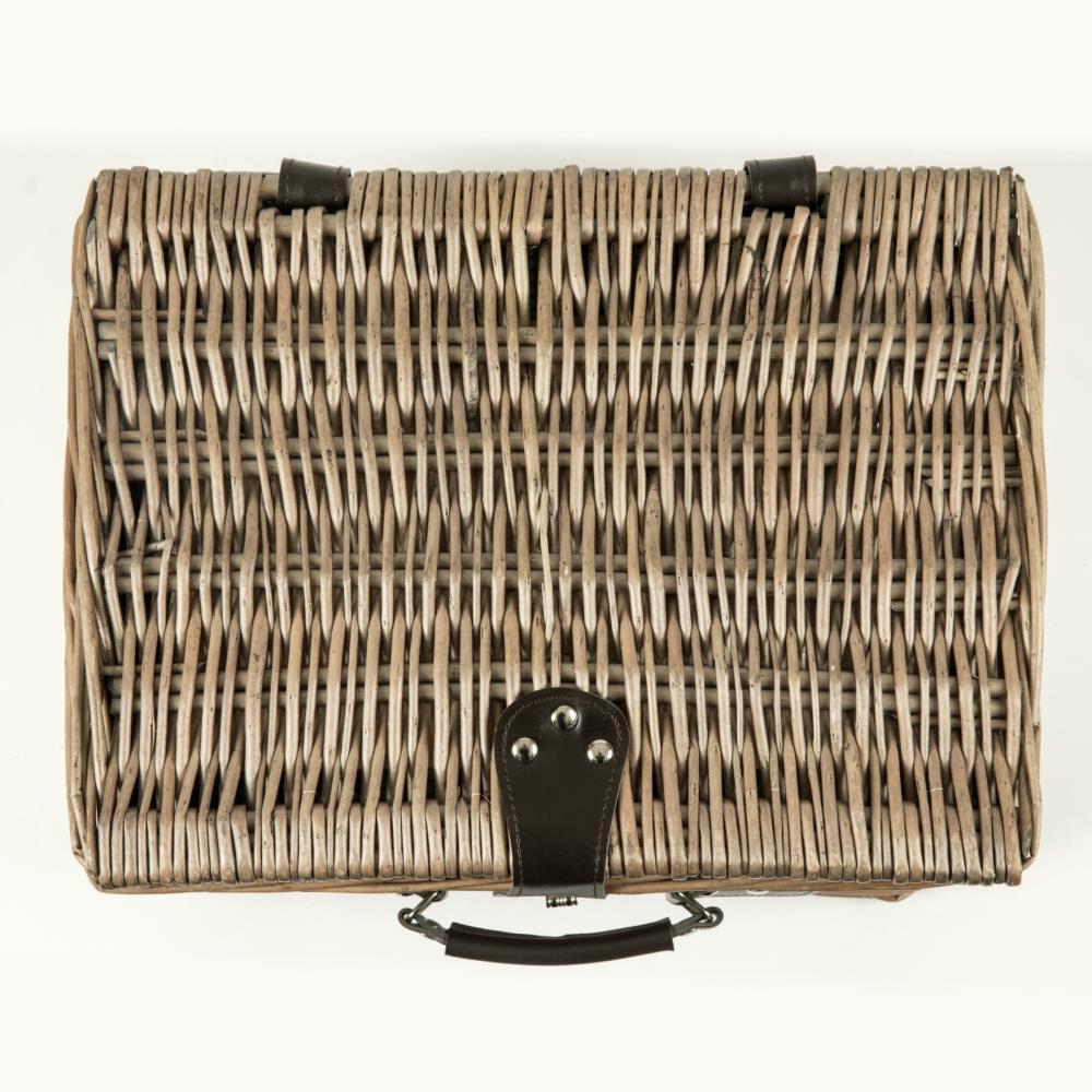Picnic Time Catalina Wicker Picnic Basket with Picnic