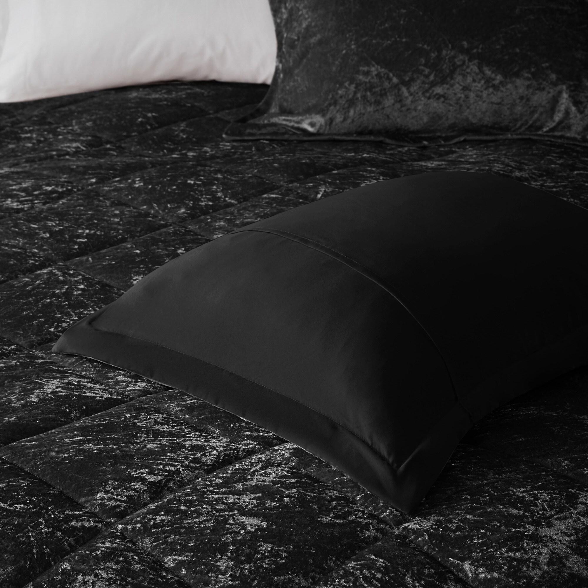 Intelligent Design Felicia Crushed Velvet Comforter Set with Throw Pillow