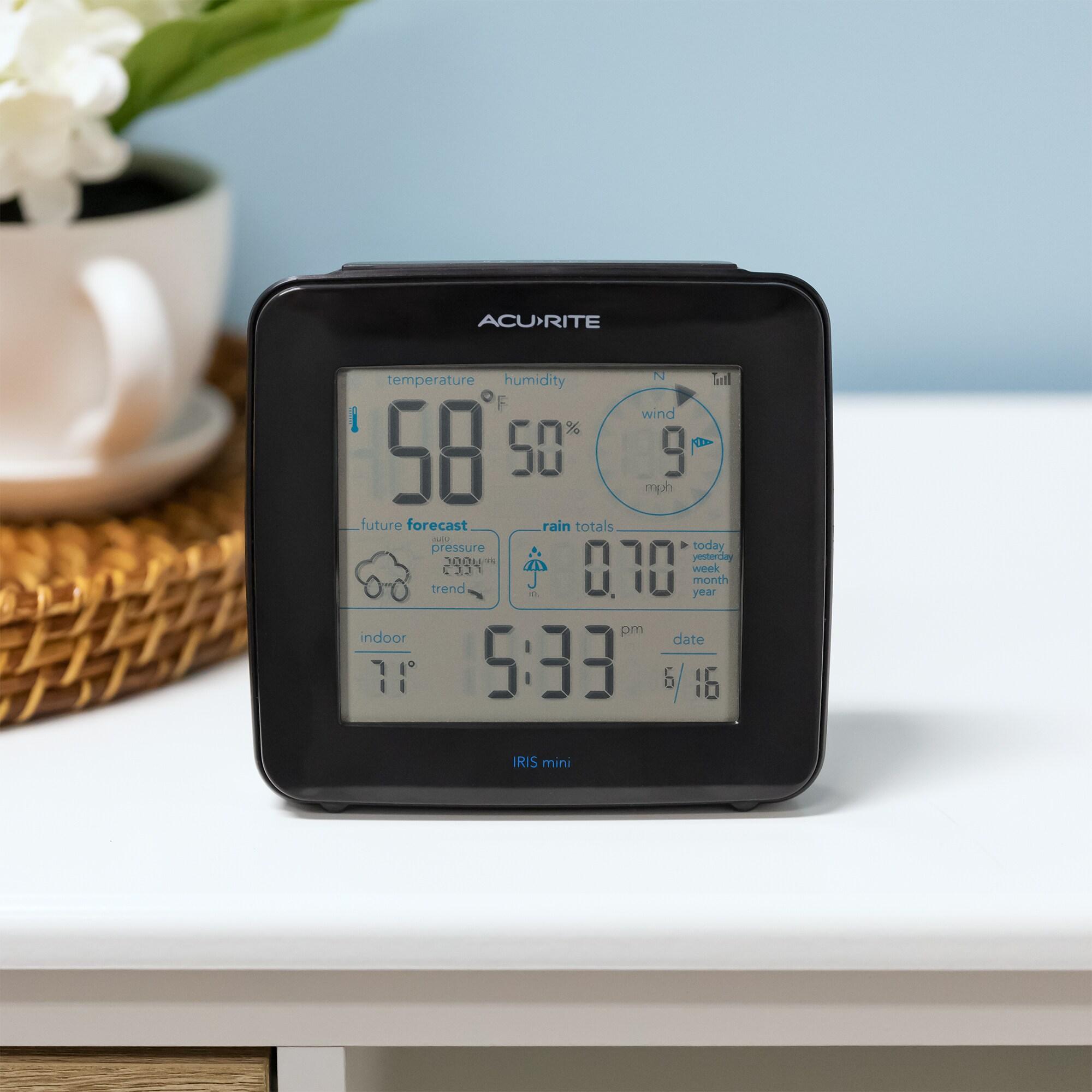 AcuRite Iris Pro Weather Station with Battery-Powered Display: Indoor Outdoor Thermometer & Humidity Monitor