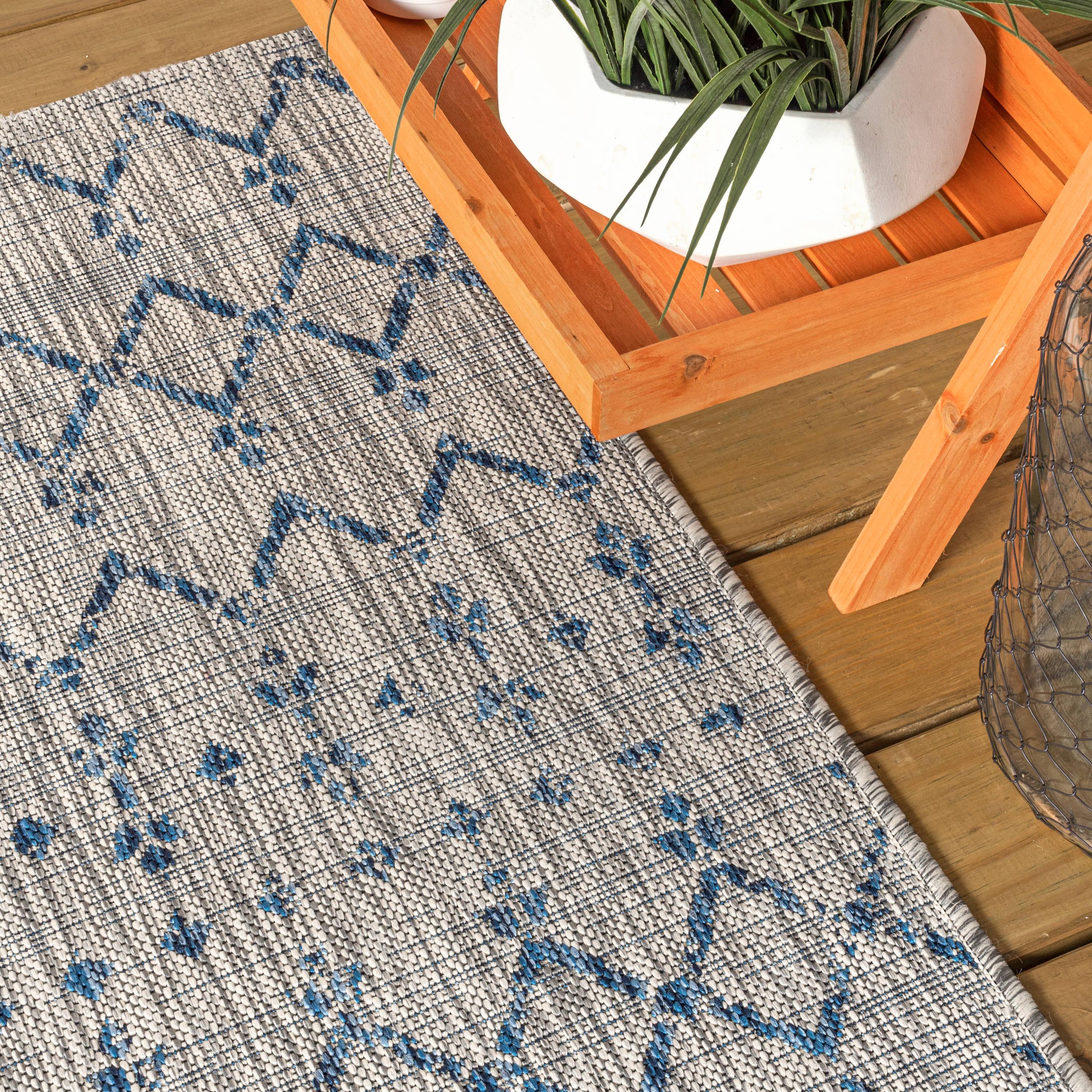 8'x10' Ourika Moroccan Geometric Textured Weave Indoor/Outdoor Area Rug, Light Gray/Navy - JONATHAN Y