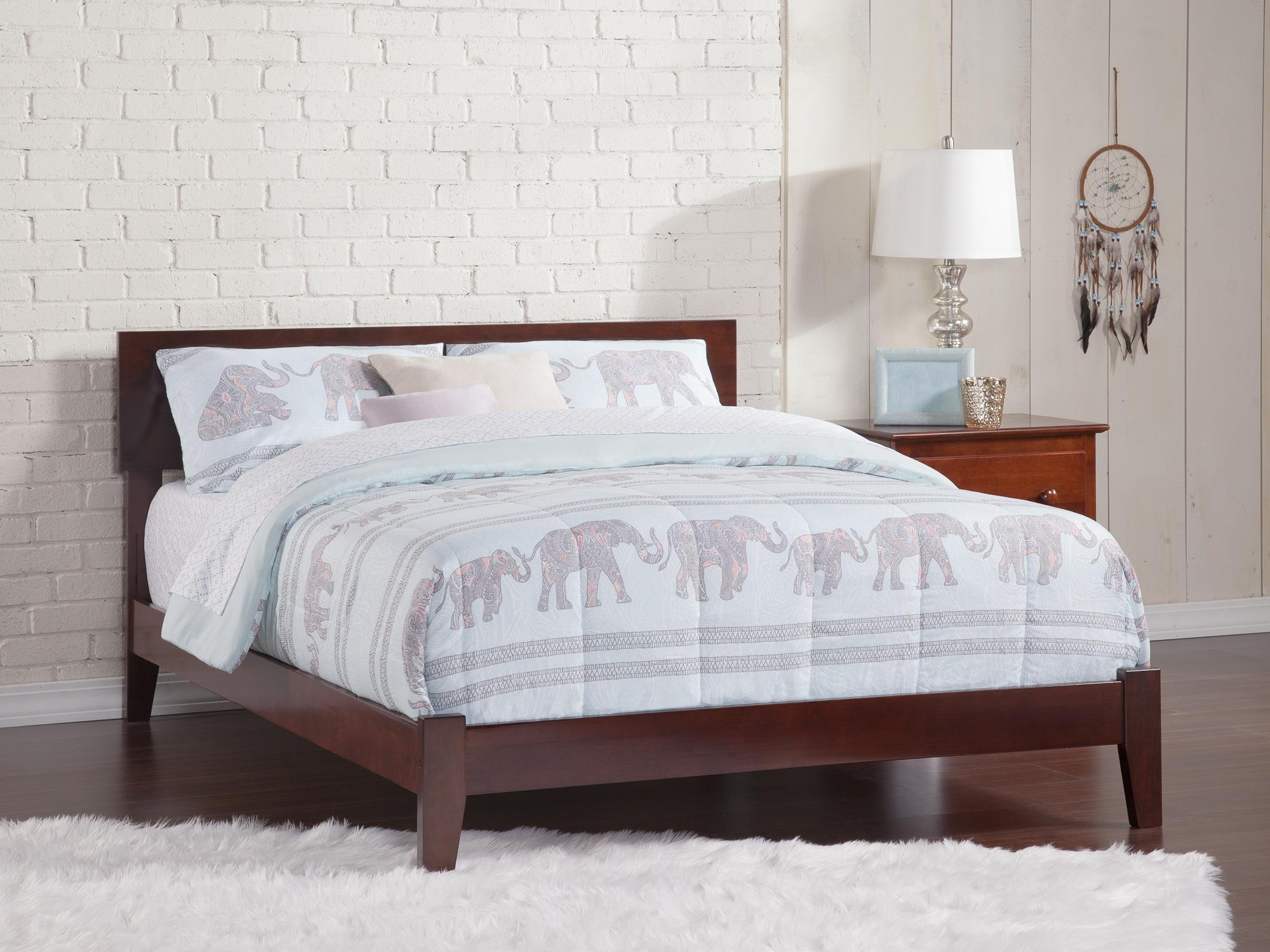 Orlando Queen Traditional Bed in Walnut