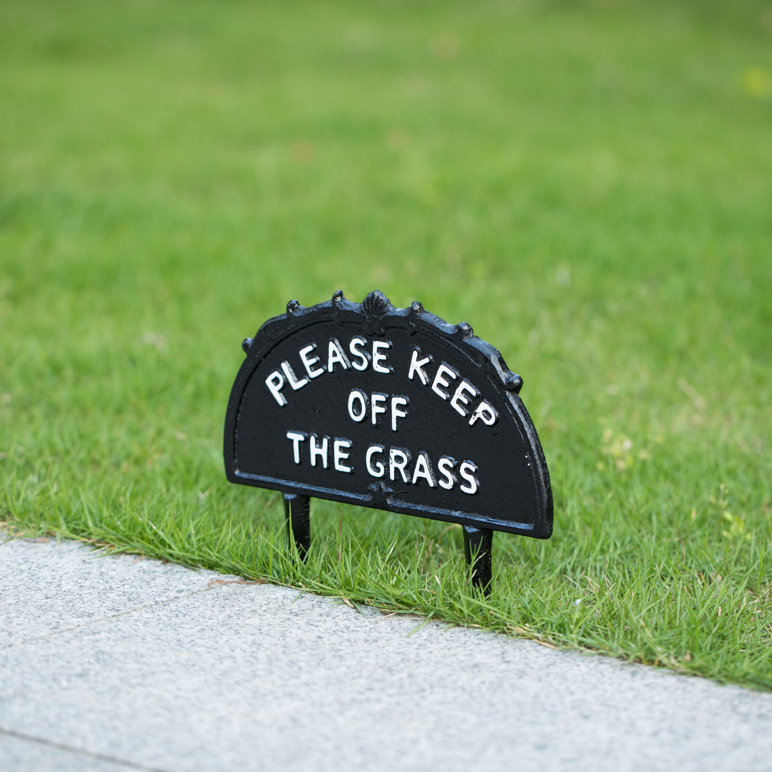Gardenised Please Keep Off the Grass Post, Outdoor Warning Ground Cast Iron Stake