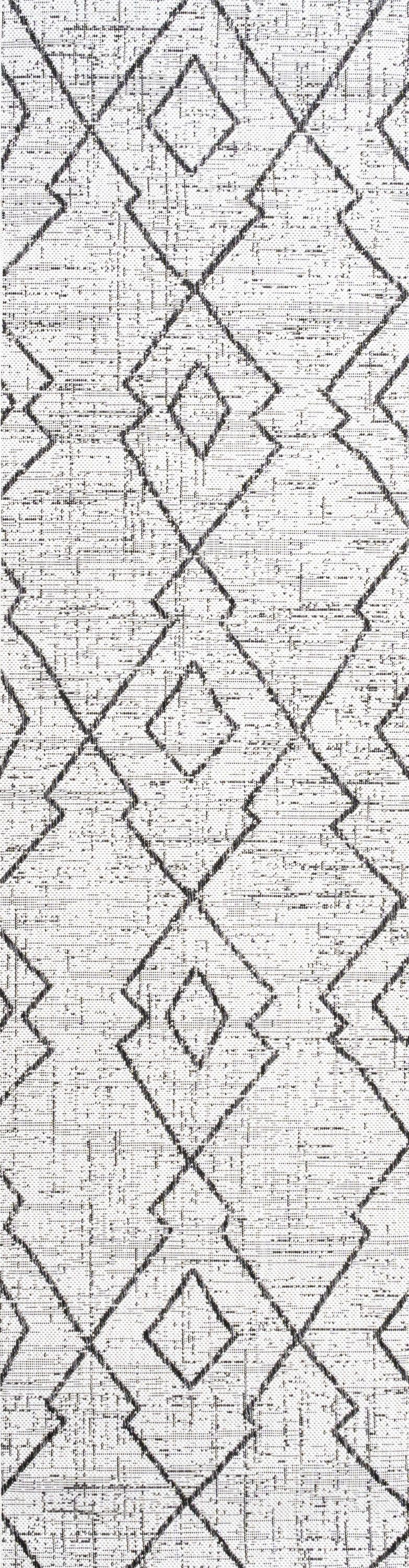 2'x10' Carwa  Diamond Trellis Indoor/Outdoor Runner Rug, Ivory/Black - JONATHAN Y