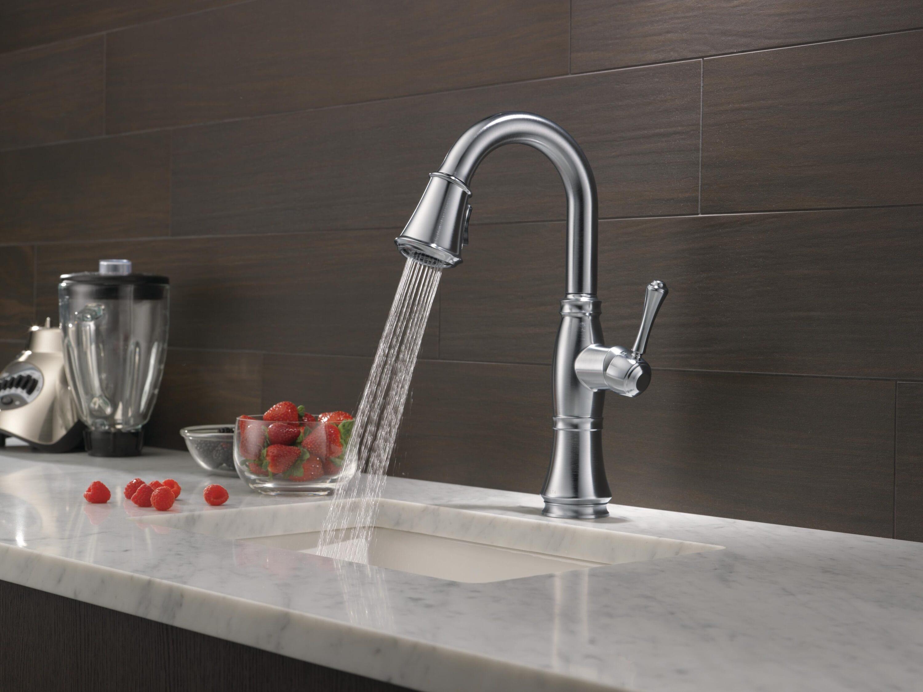 Cassidy Pull Down Sprayer Kitchen Sink Faucet, Single Handle Kitchen Faucet