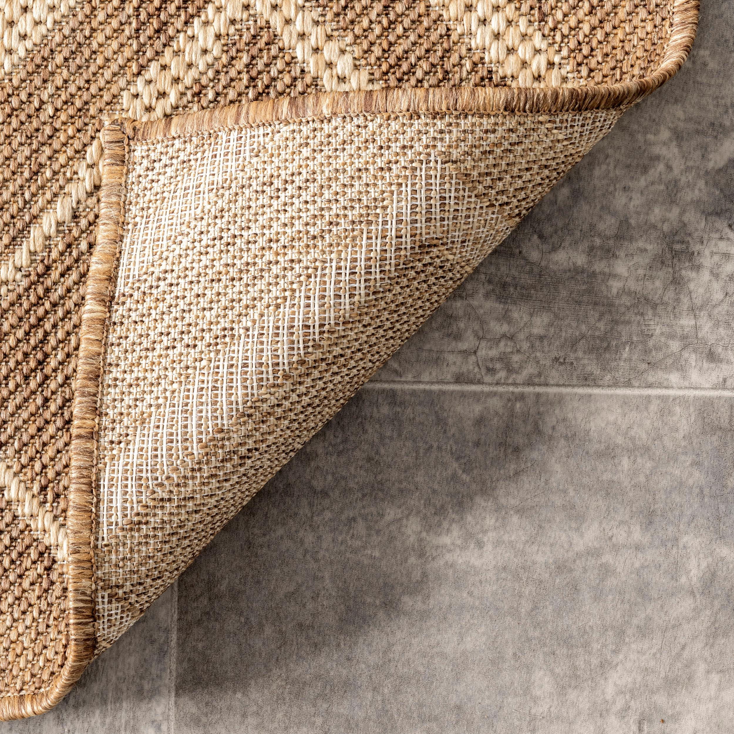 Beige Square Trellis Easy-Care Synthetic Indoor/Outdoor Rug, 4' x 6'