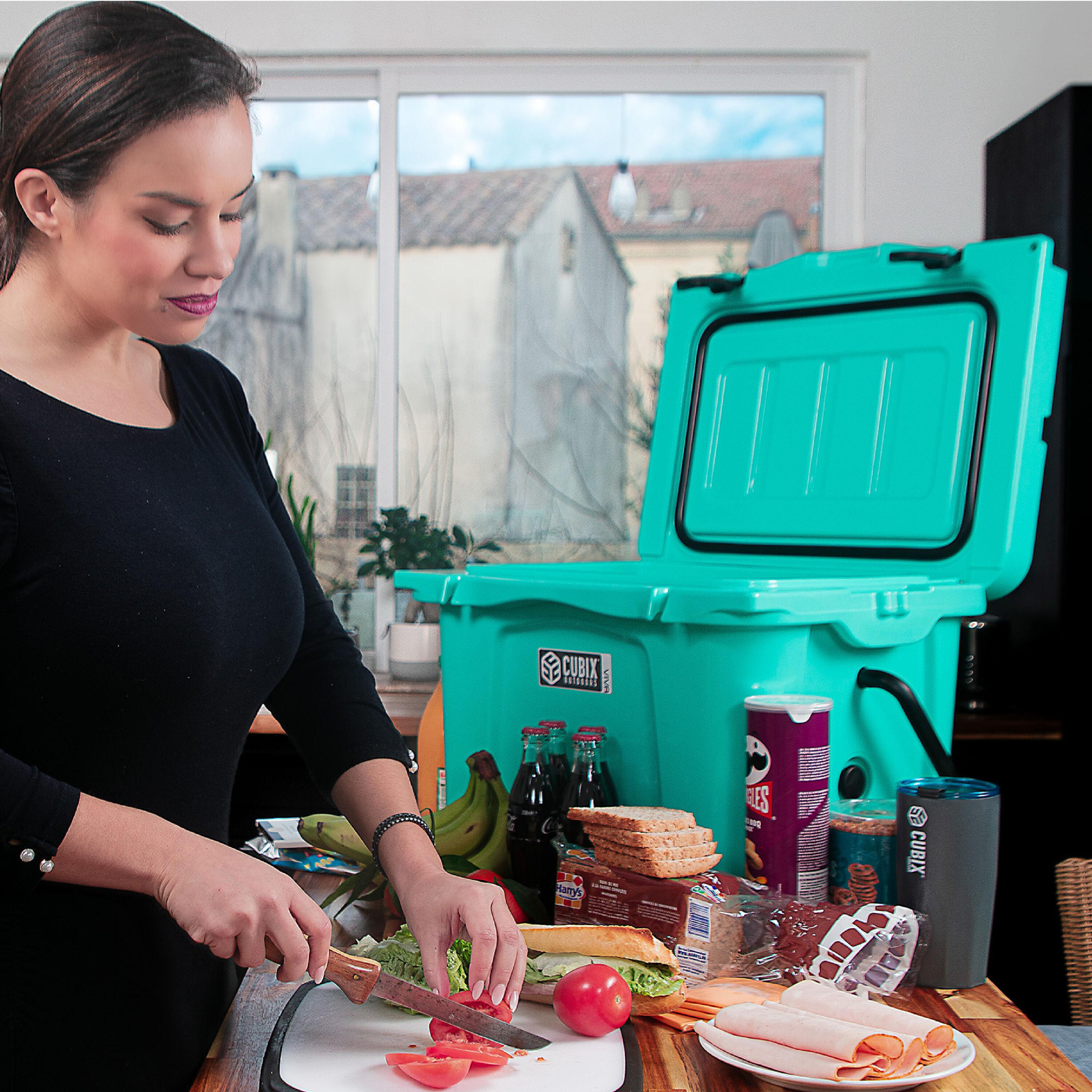 Cubix Outdoors Cubix Outdoors 25 Quarts Ice Chest