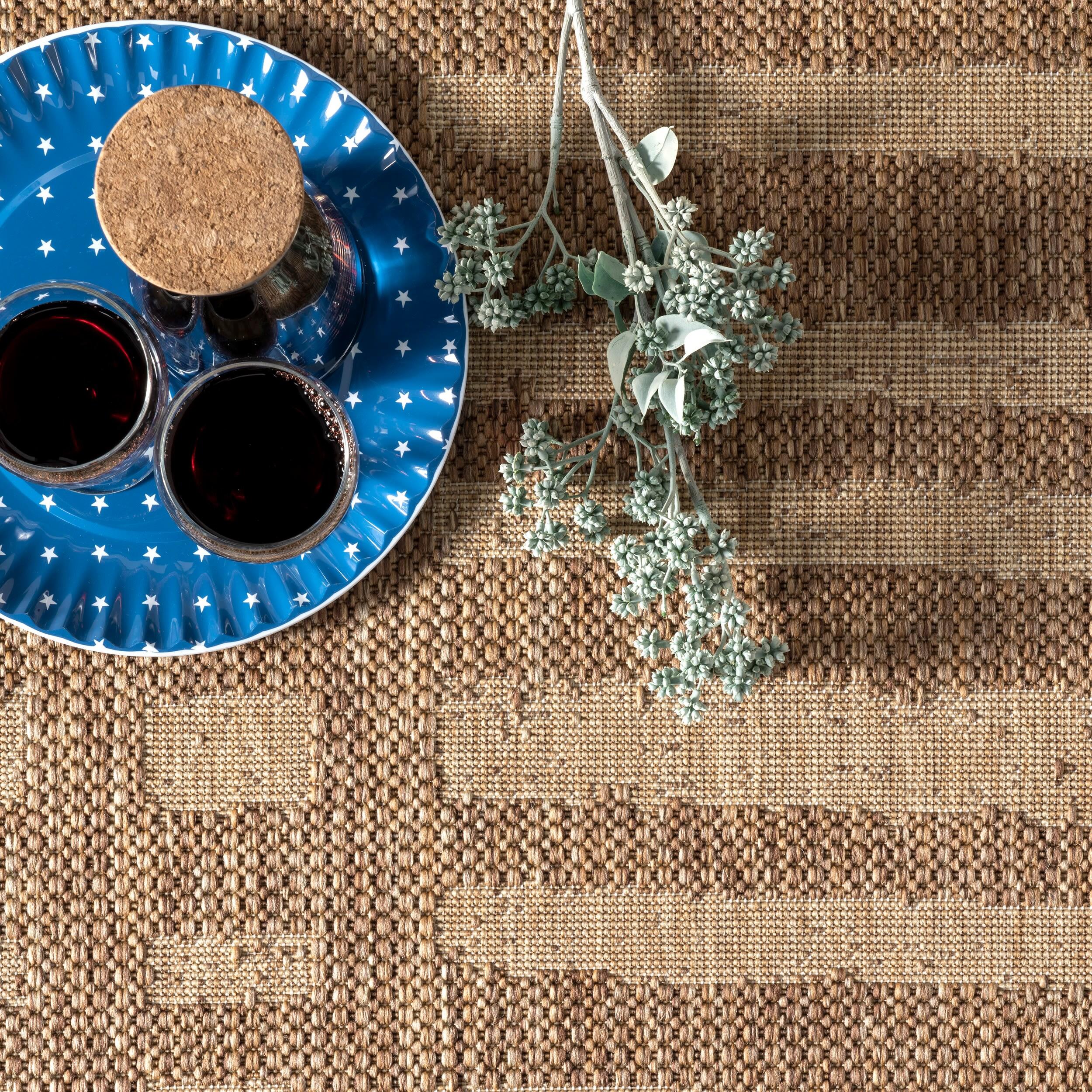 nuLOOM 4' x 6' Outdoor Performance Area Rug, Stain Resistant, Weather Resistant, High Traffic, Patio, Balcony, Outside, Marin Brown