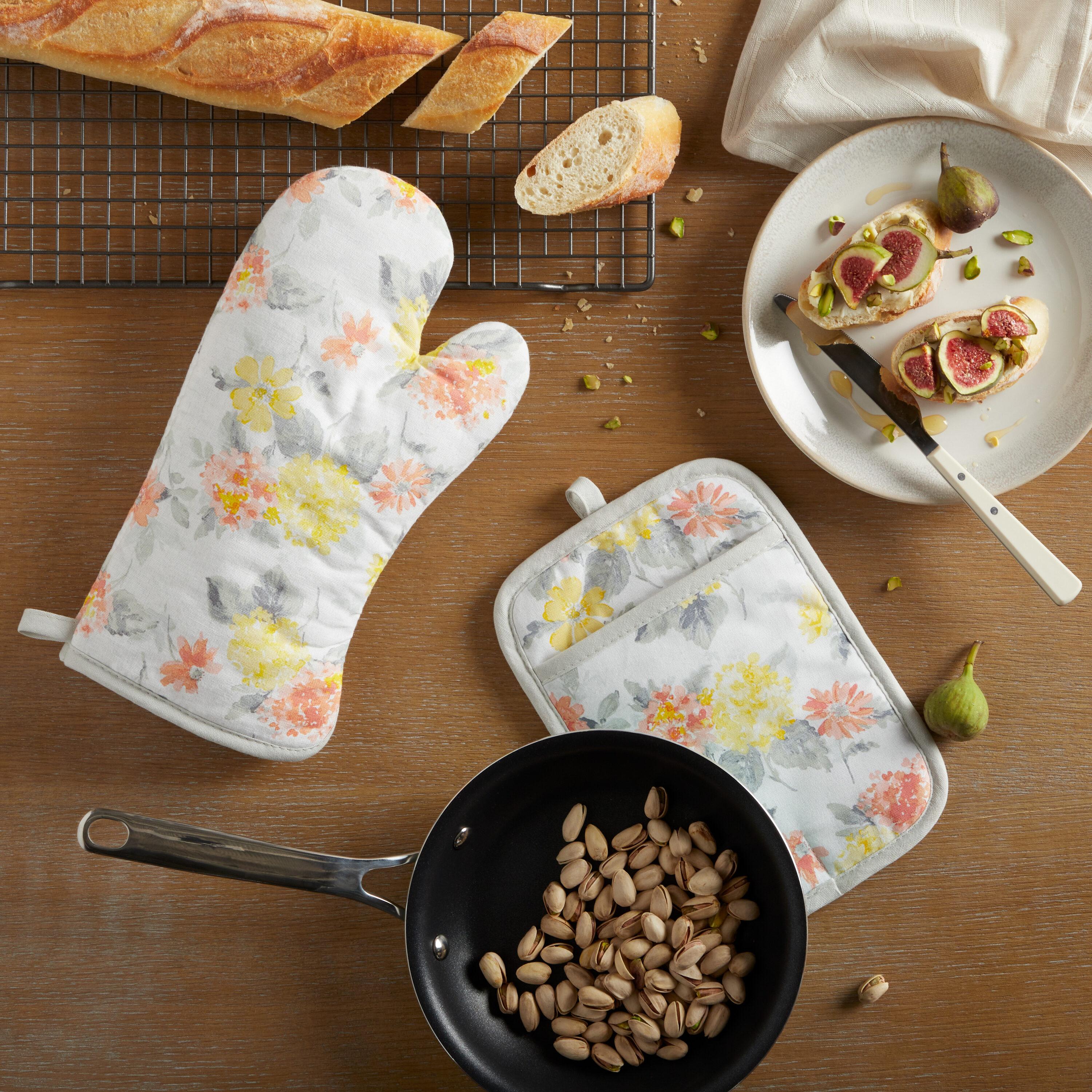 MARTHA STEWART Amber Floral Oven Mitt & Pot Holder Set 2-Pack, Yellow/Coral, OM: 7"x13" & PH: 7"x10"