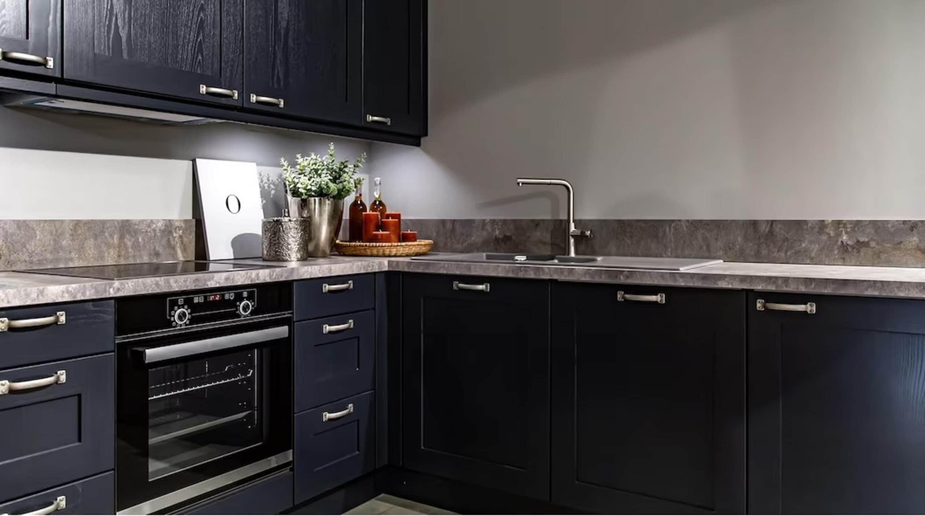 Single LED Under Cabinet Puck Light Accent Kit 120 Volts (Black)